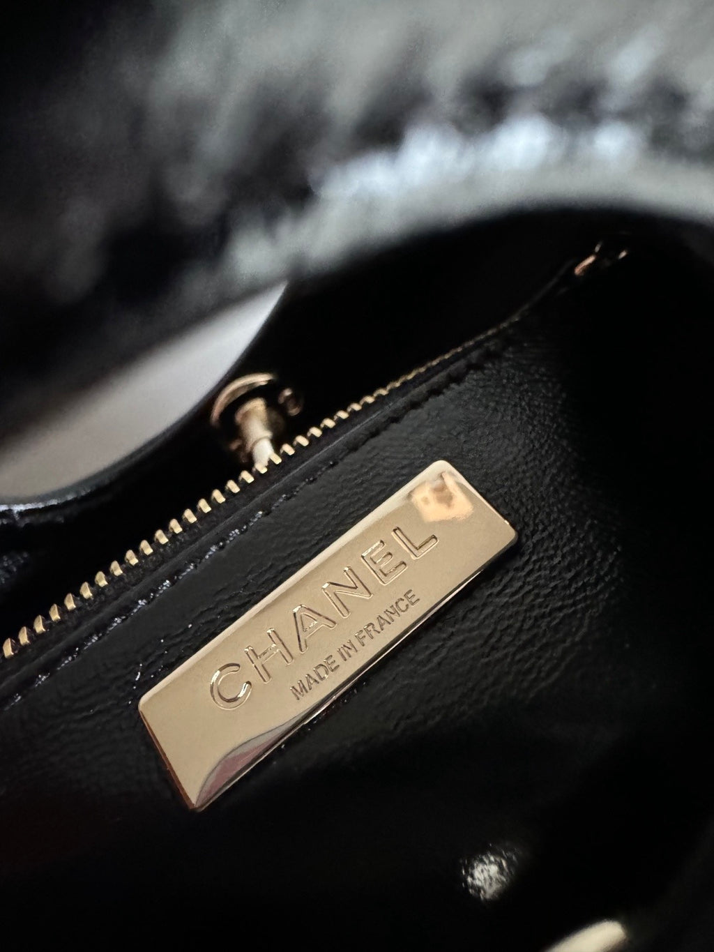 CHANEL-25P 31bag golden/sliver