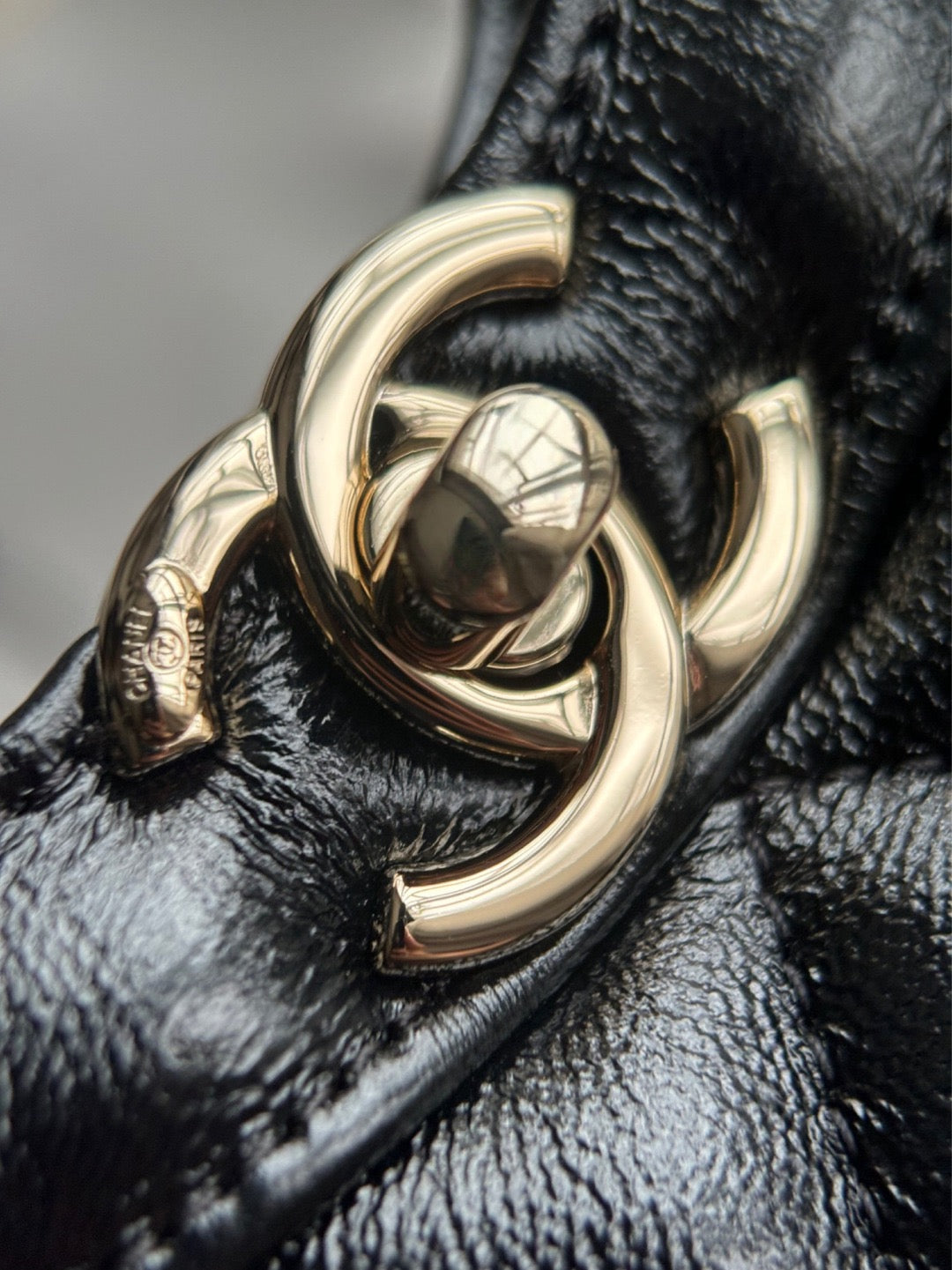 CHANEL-25P 31bag golden/sliver