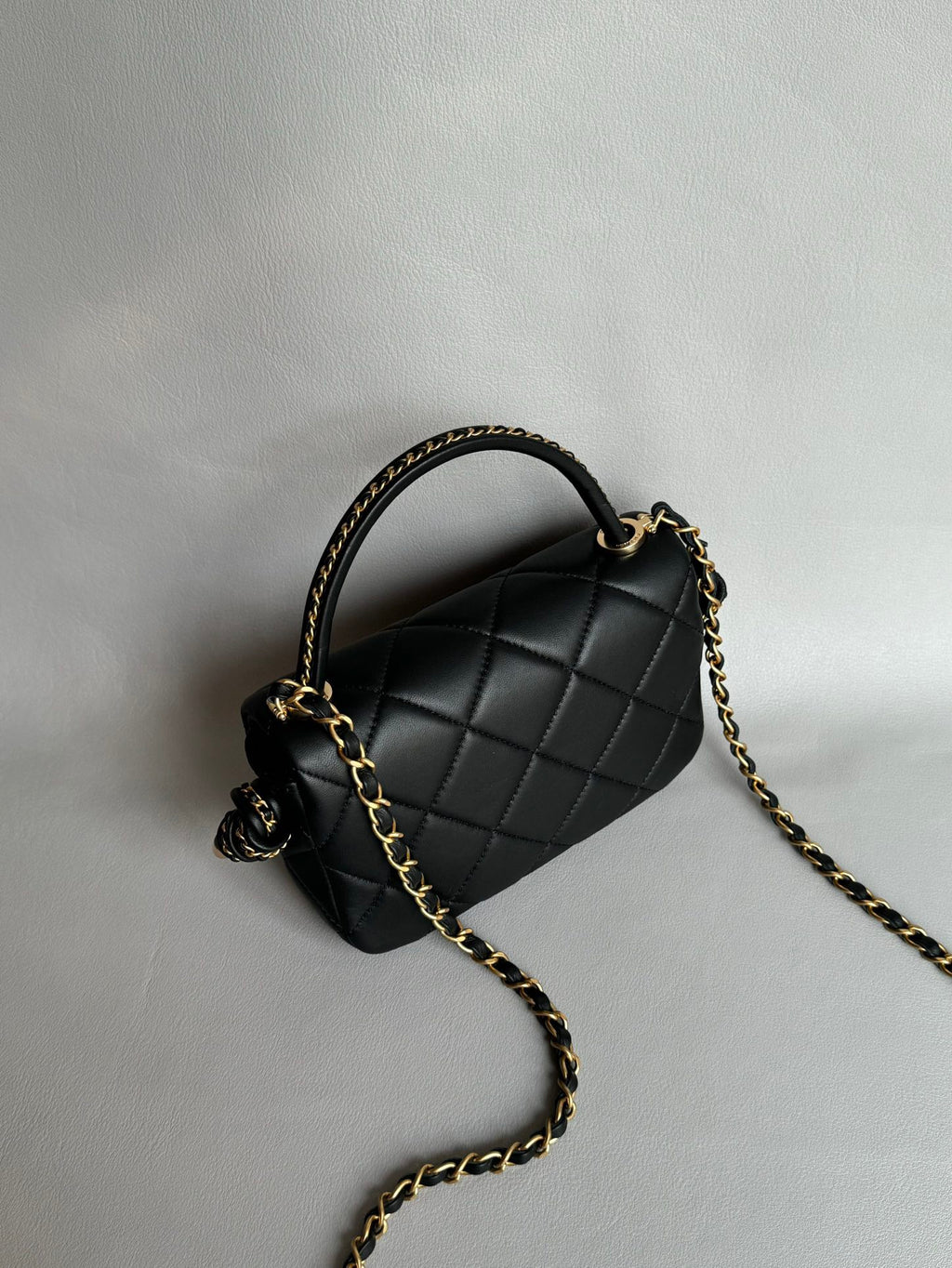 CHANEL-25C Tied handle bag golden/sliver