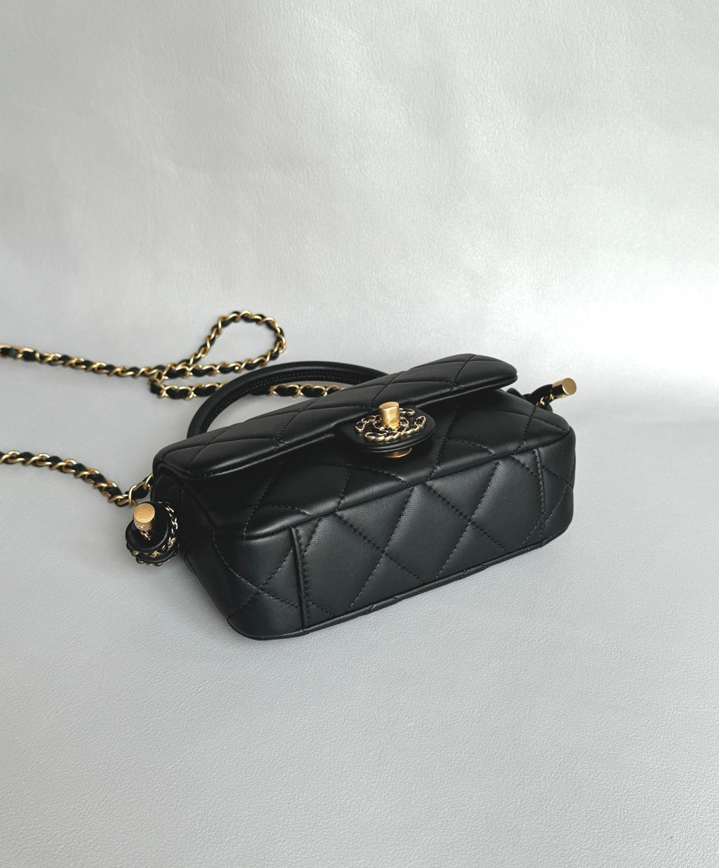 CHANEL-25C Tied handle bag golden/sliver