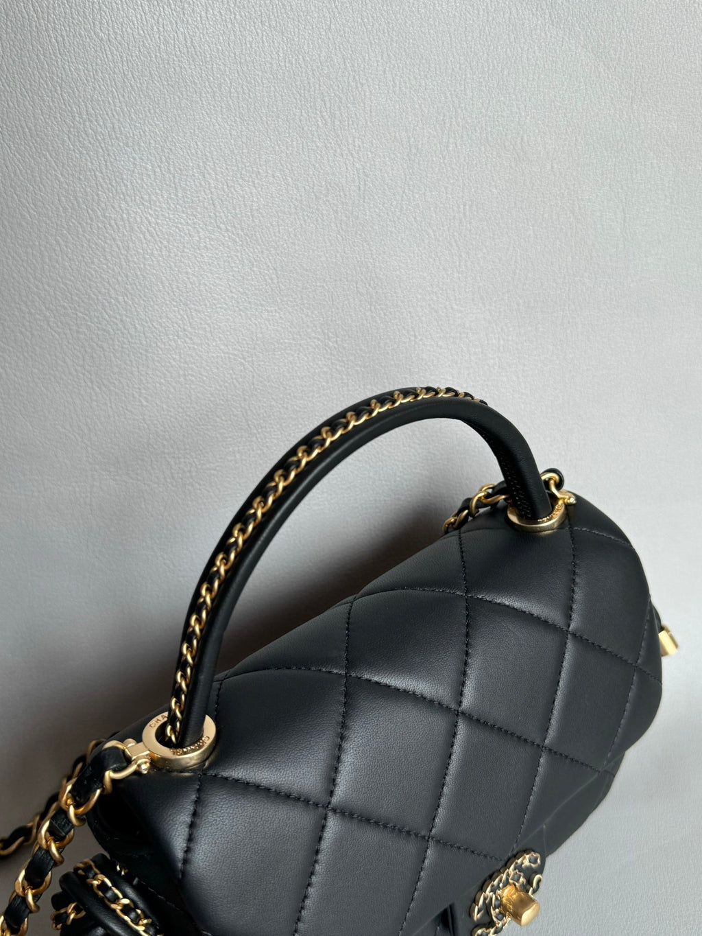 CHANEL-25C Tied handle bag golden/sliver