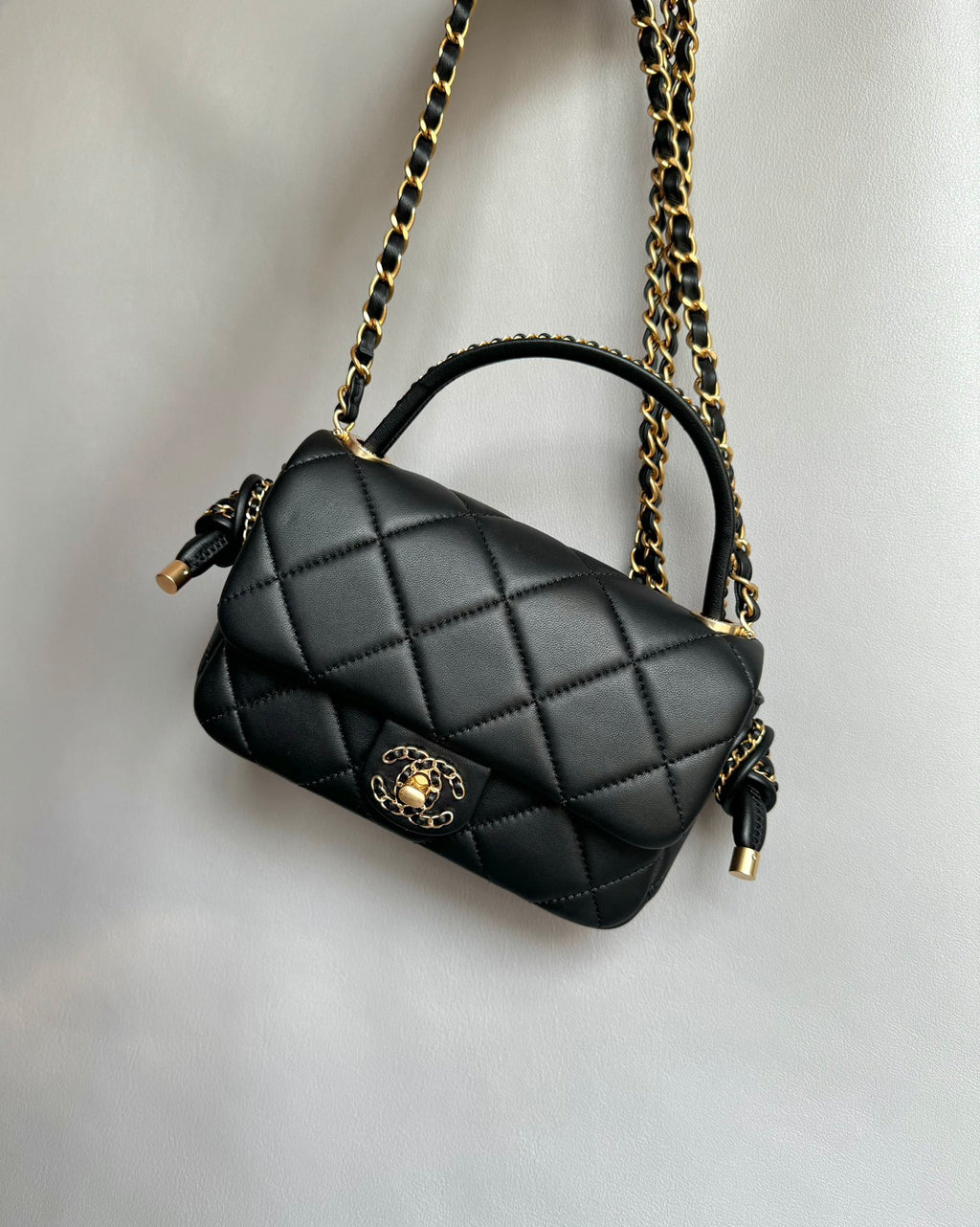 CHANEL-25C Tied handle bag golden/sliver