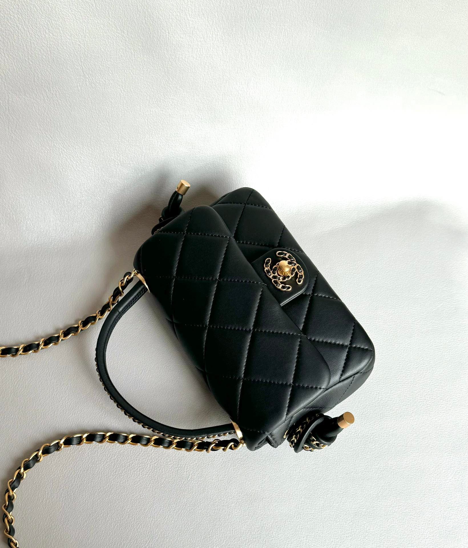 CHANEL-25C Tied handle bag golden/sliver