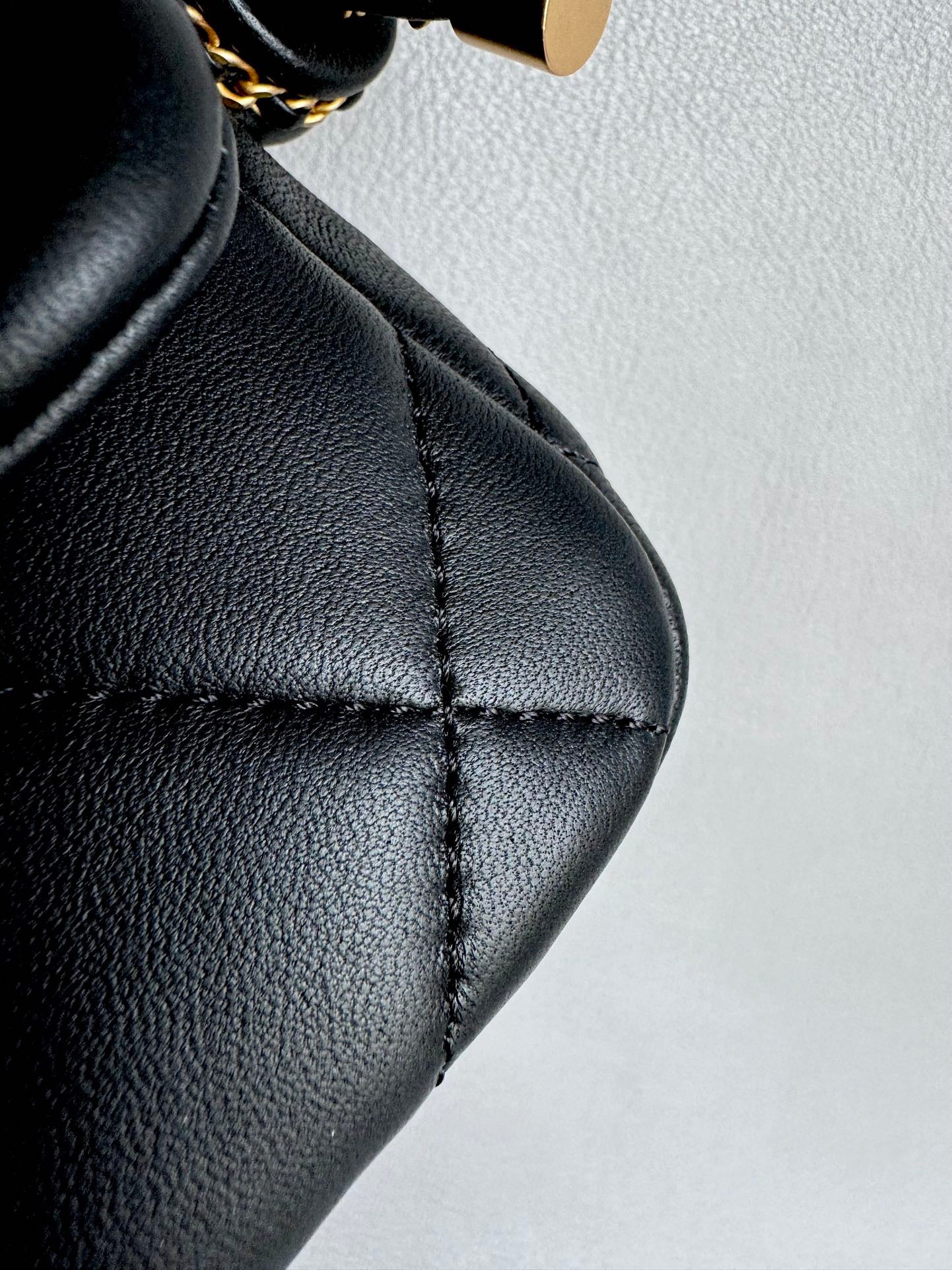 CHANEL-25C Tied handle bag golden/sliver