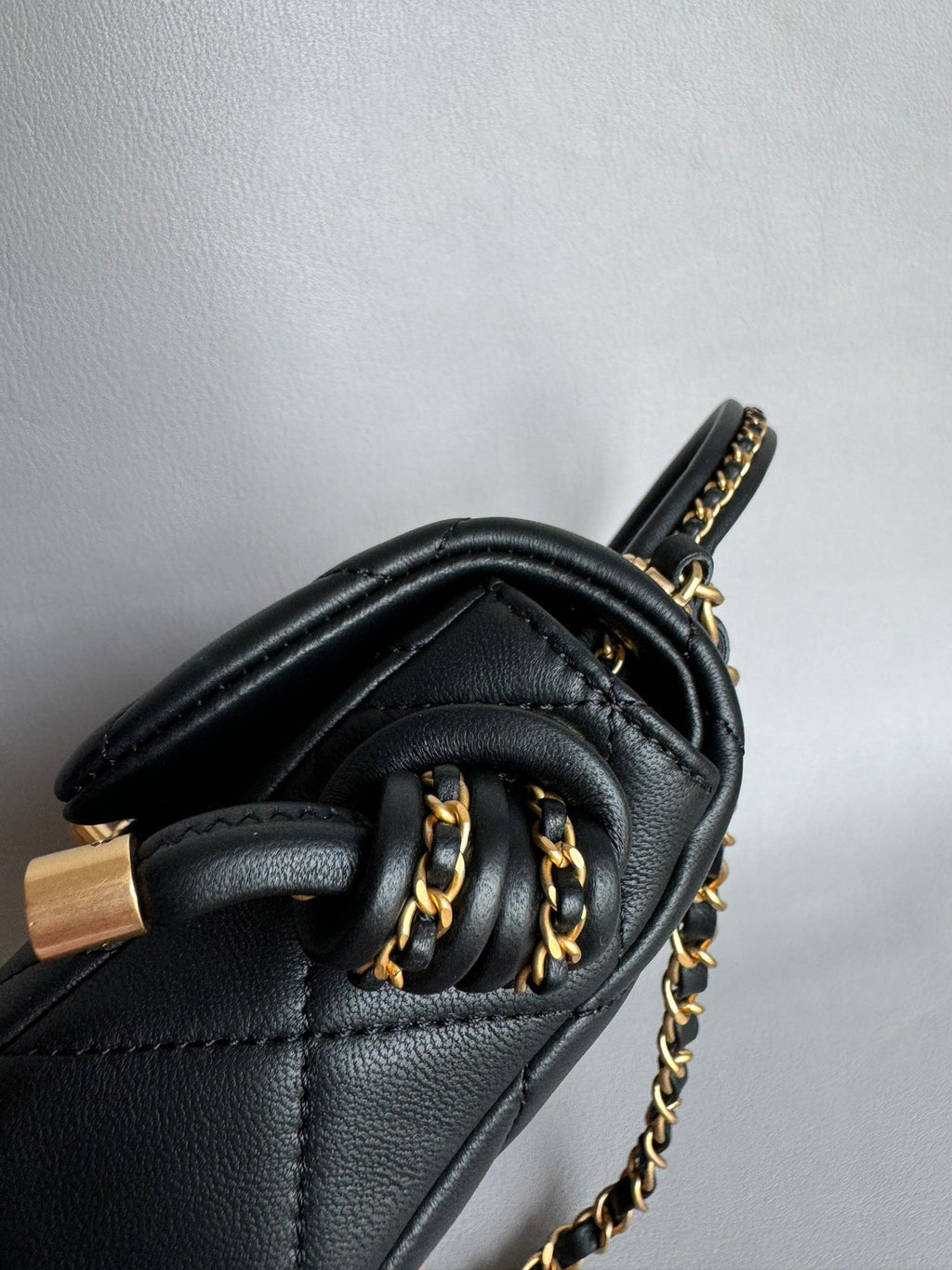 CHANEL-25C Tied handle bag golden/sliver