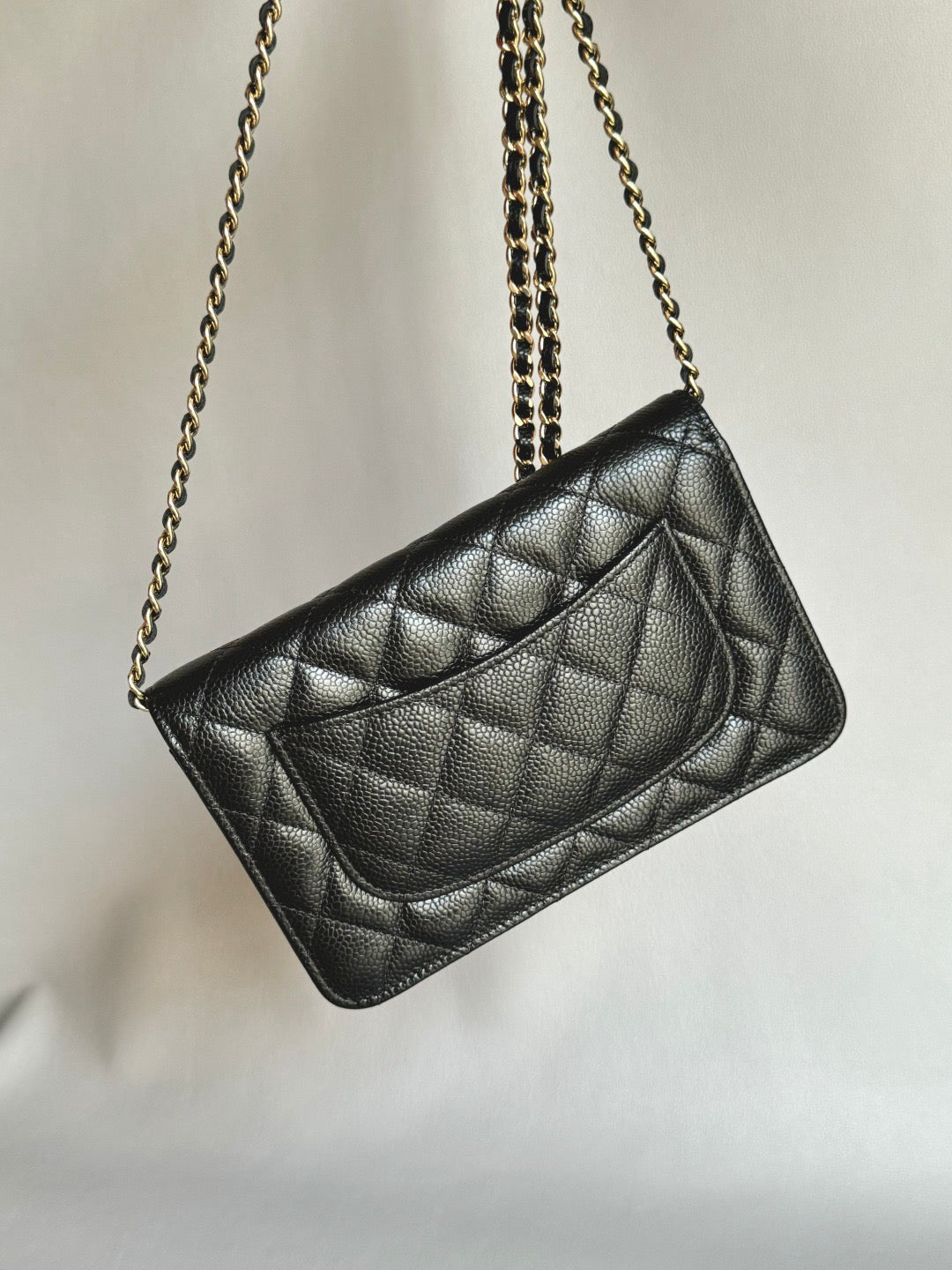 CHANEL-25A WOC bag golden/sliver