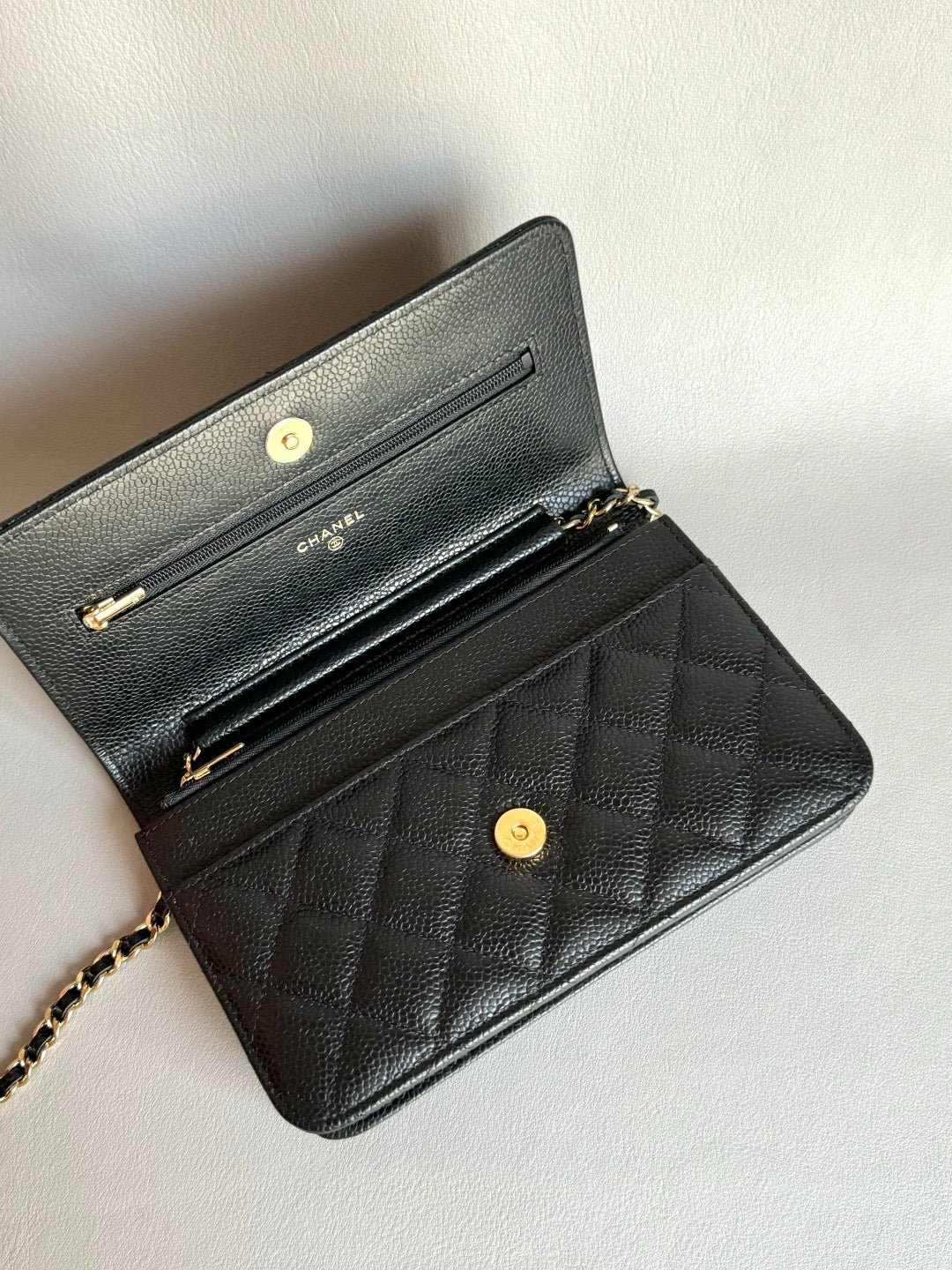 CHANEL-25A WOC bag golden/sliver