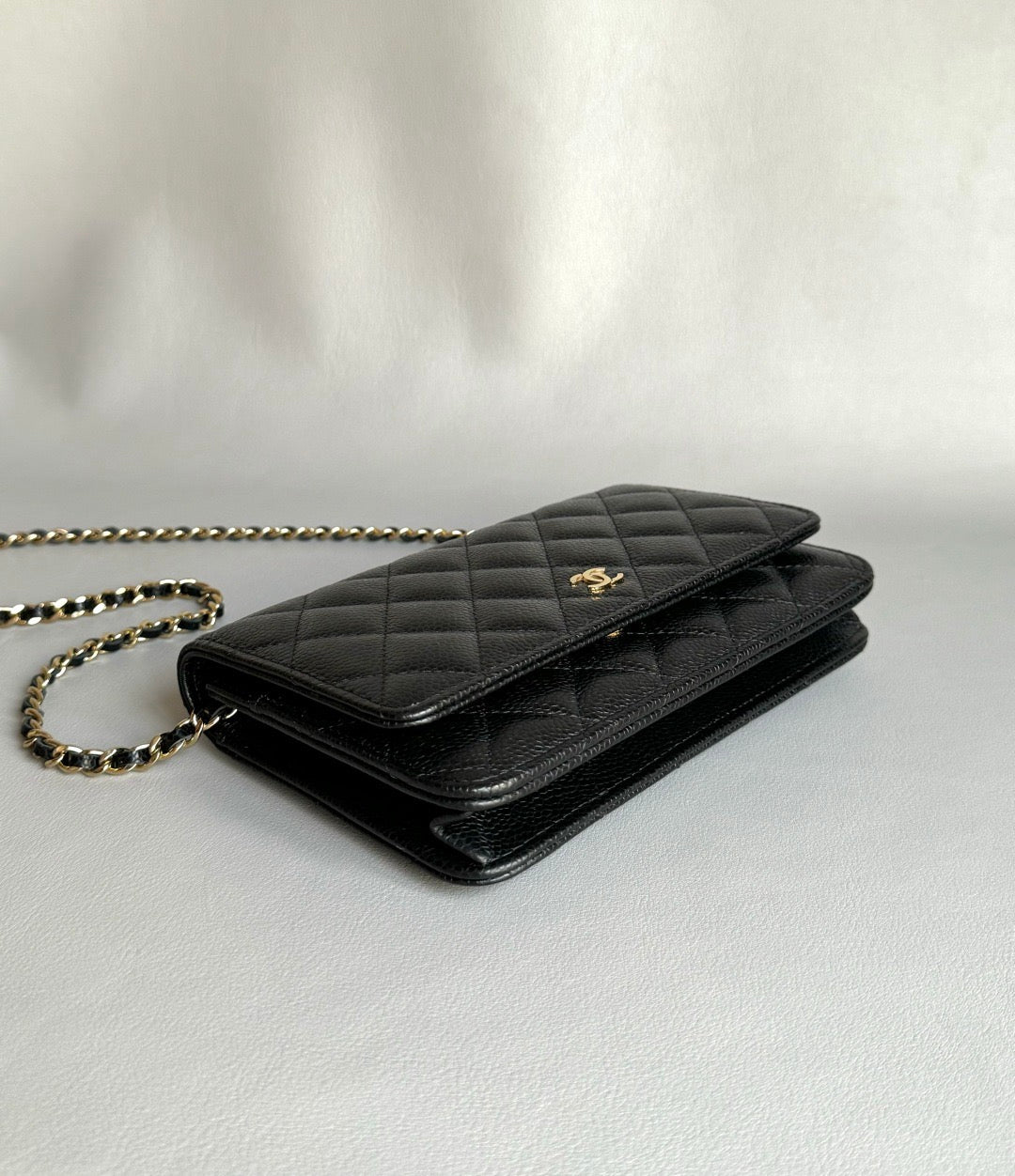 CHANEL-25A WOC bag golden/sliver