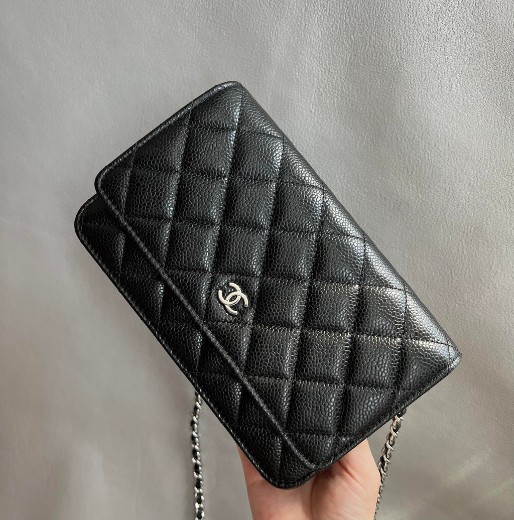 CHANEL-25A WOC bag golden/sliver