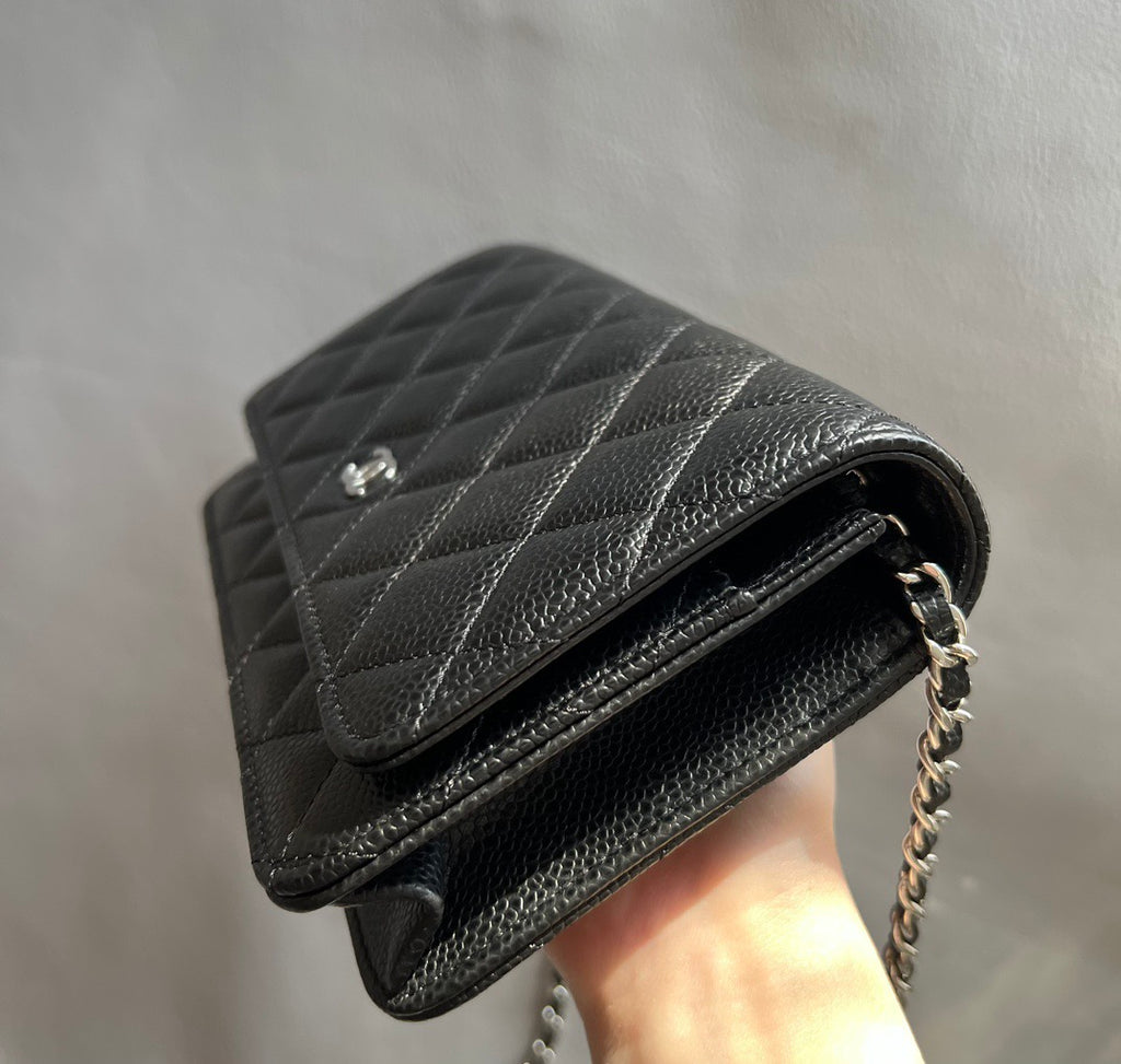 CHANEL-25A WOC bag golden/sliver