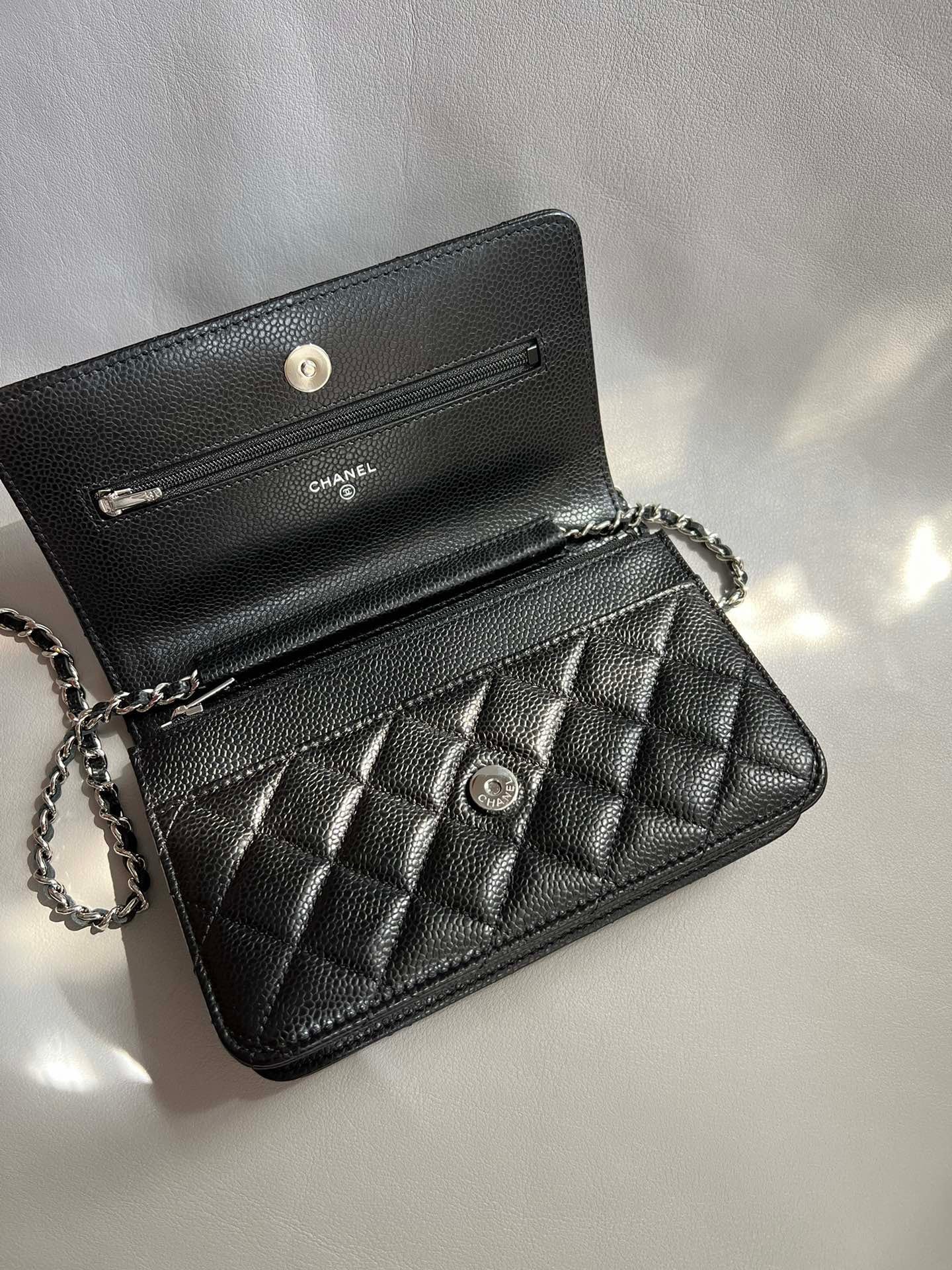 CHANEL-25A WOC bag golden/sliver