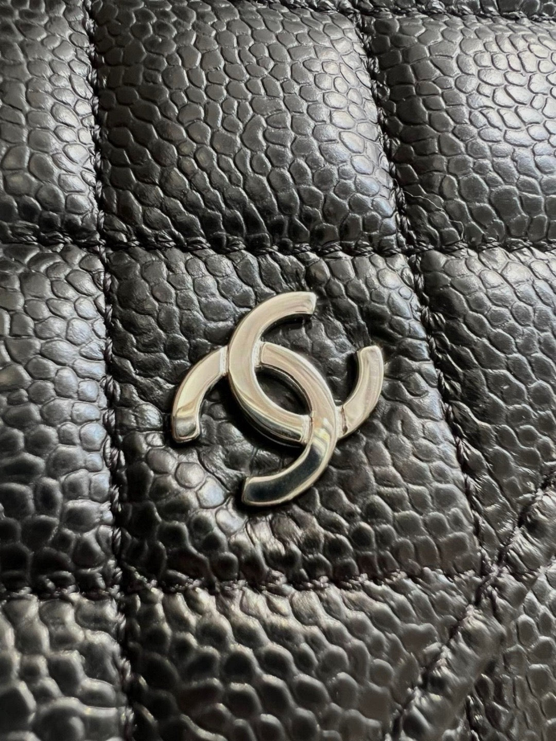CHANEL-25A WOC bag golden/sliver