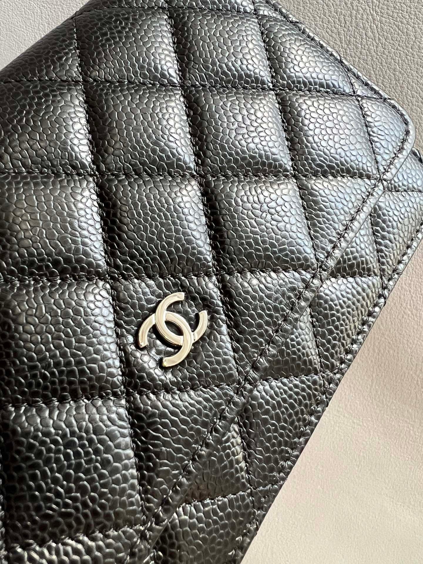 CHANEL-25A WOC bag golden/sliver