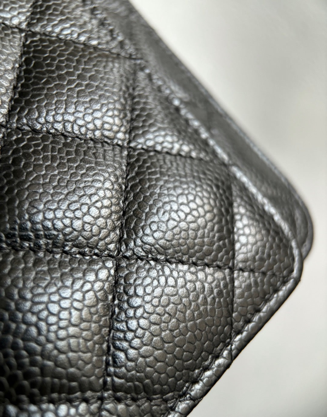 CHANEL-25A WOC bag golden/sliver