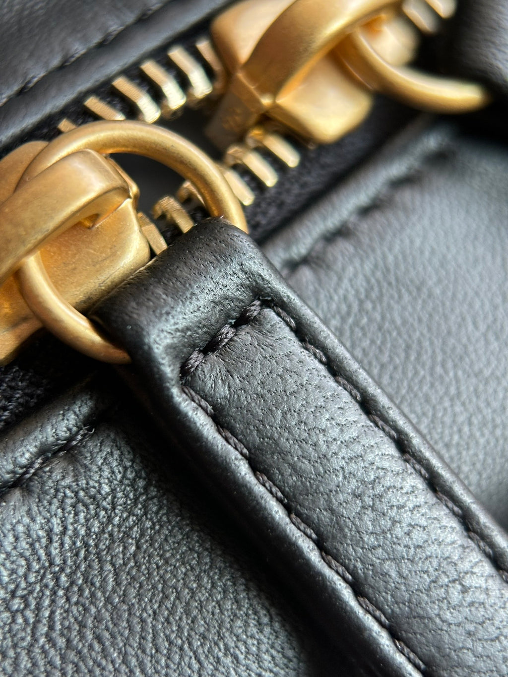 CHANEL-24C SHandheld Camera Bag golden/sliver