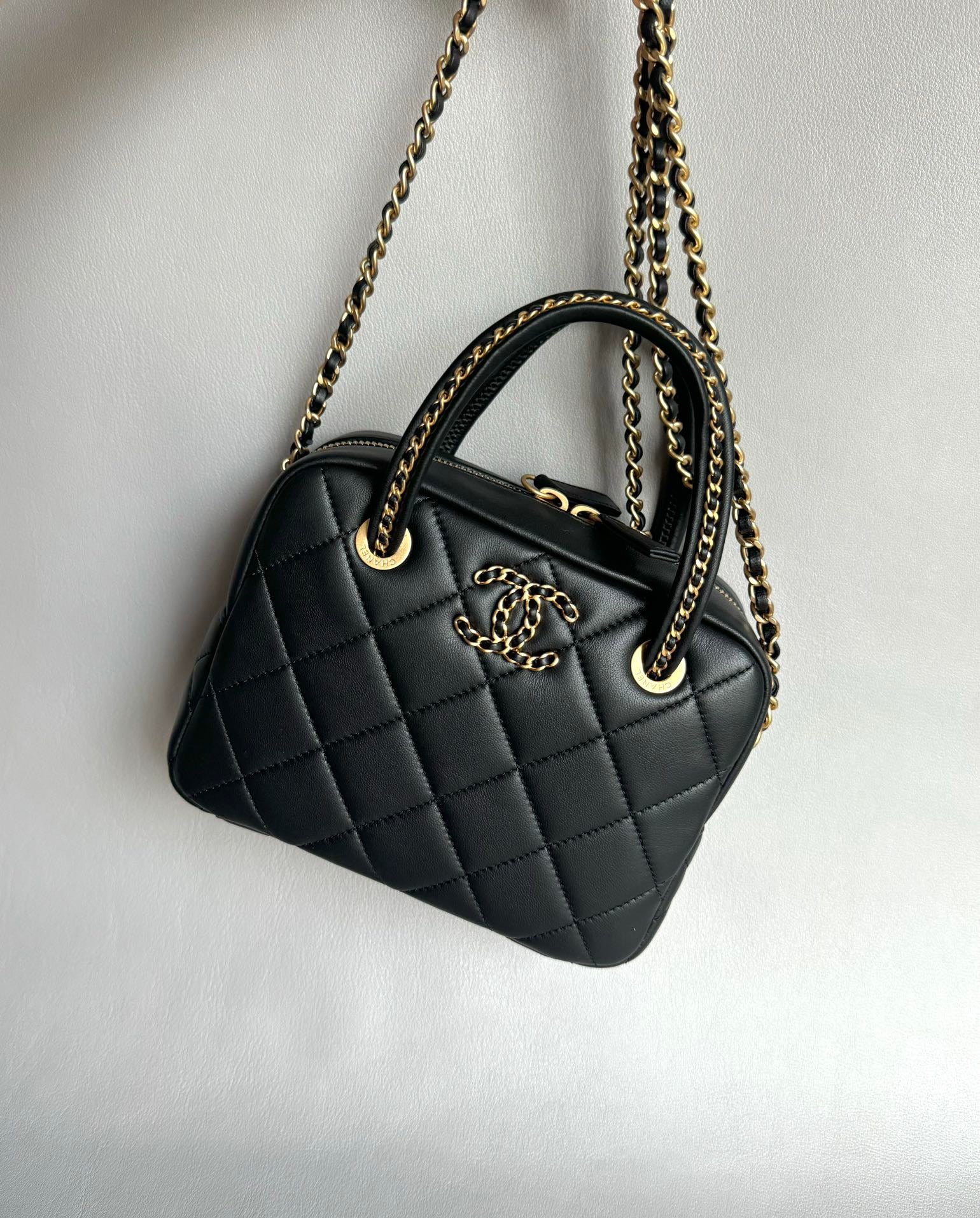 CHANEL-24C SHandheld Camera Bag golden/sliver