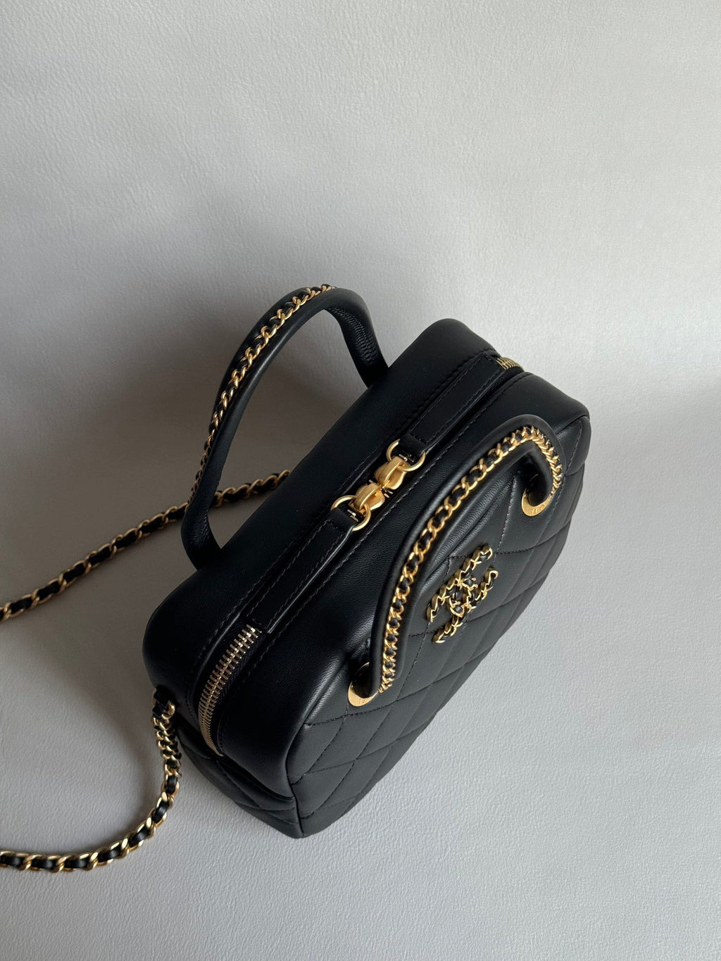 CHANEL-24C SHandheld Camera Bag golden/sliver