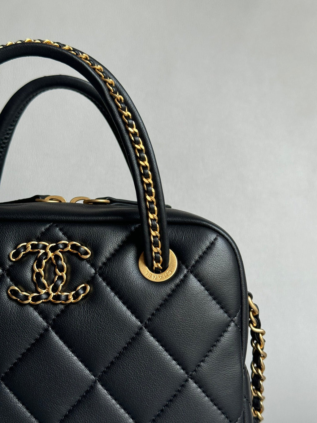 CHANEL-24C SHandheld Camera Bag golden/sliver