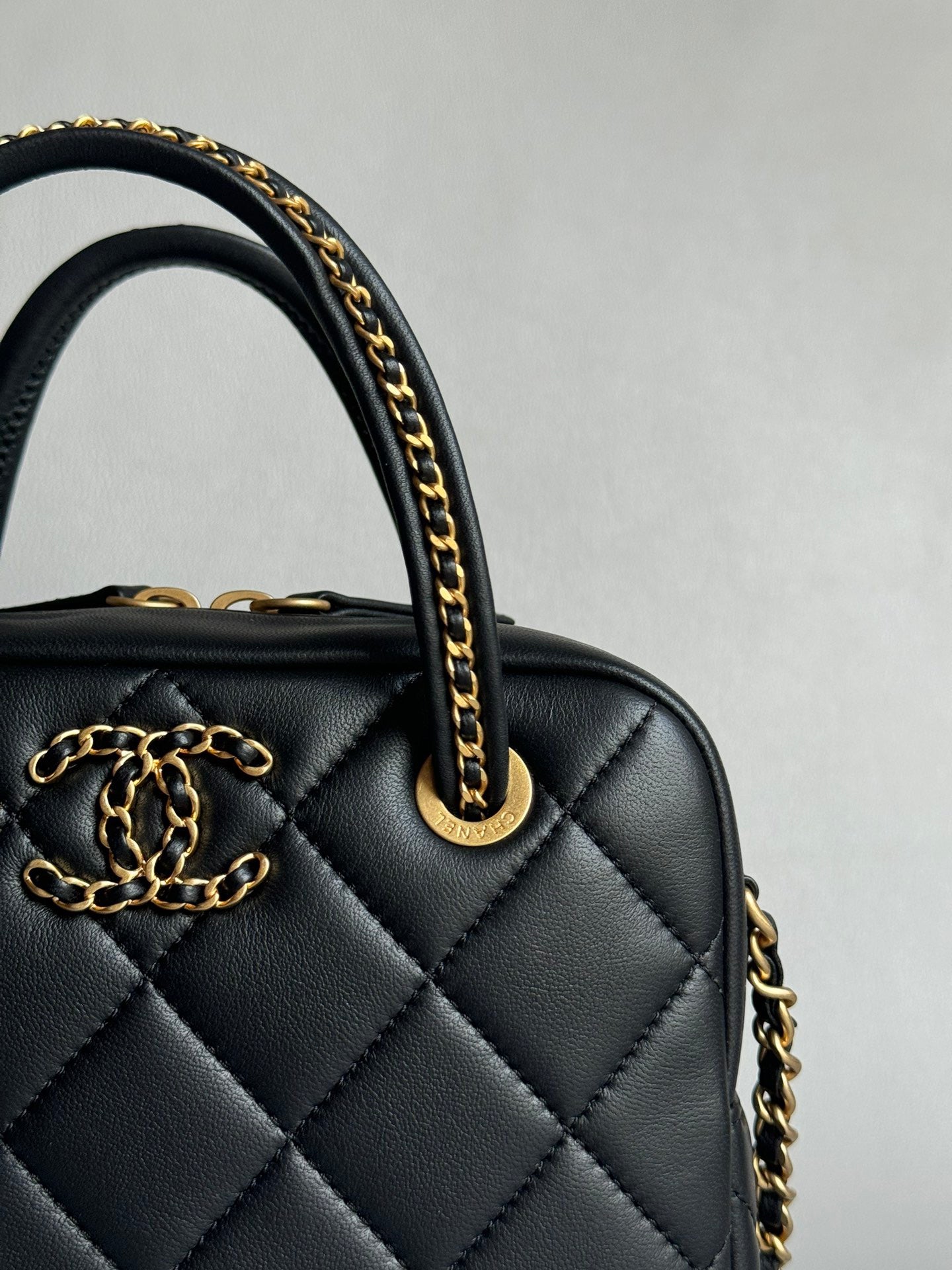 CHANEL-24C SHandheld Camera Bag golden/sliver