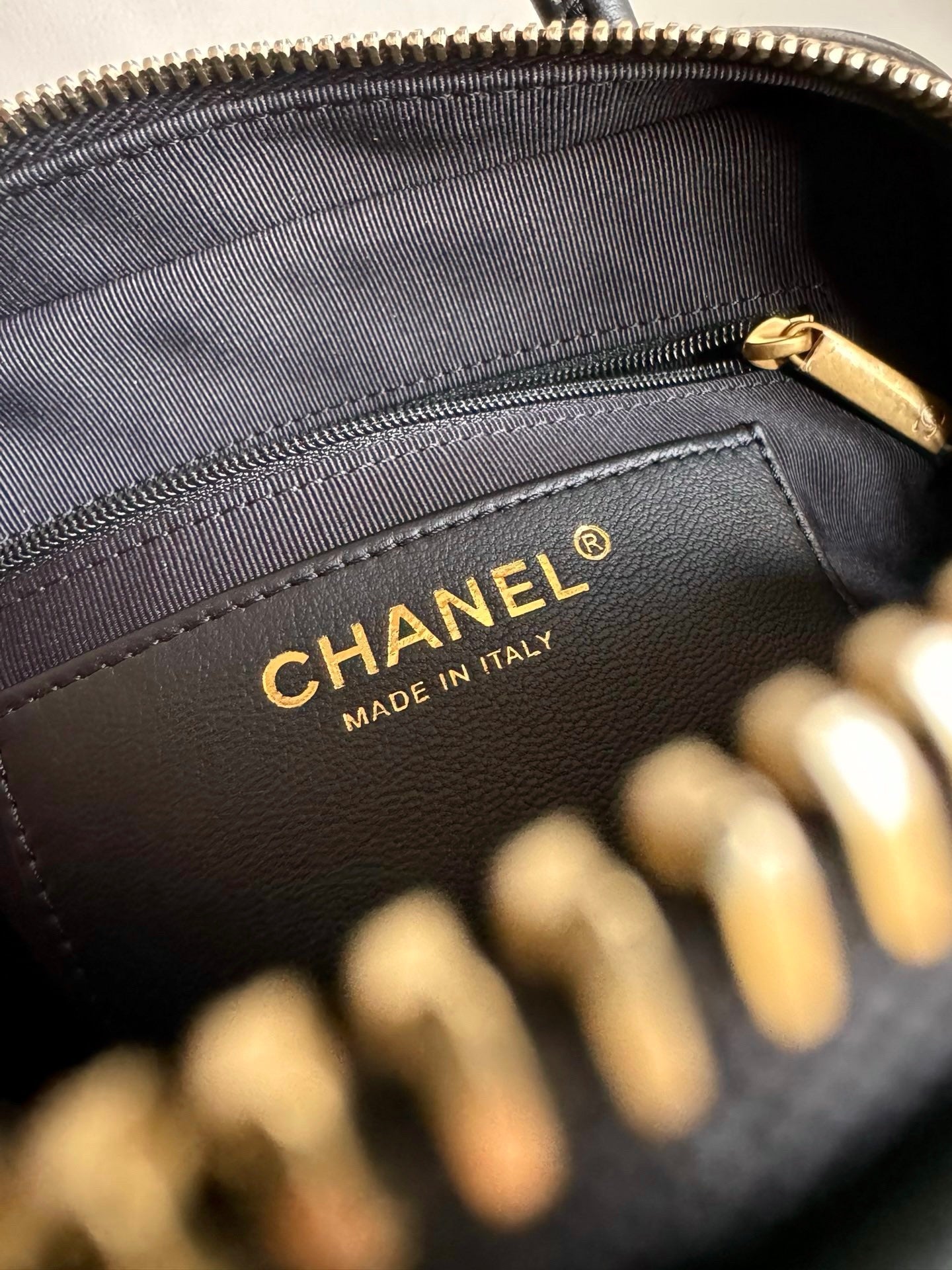 CHANEL-24C SHandheld Camera Bag golden/sliver