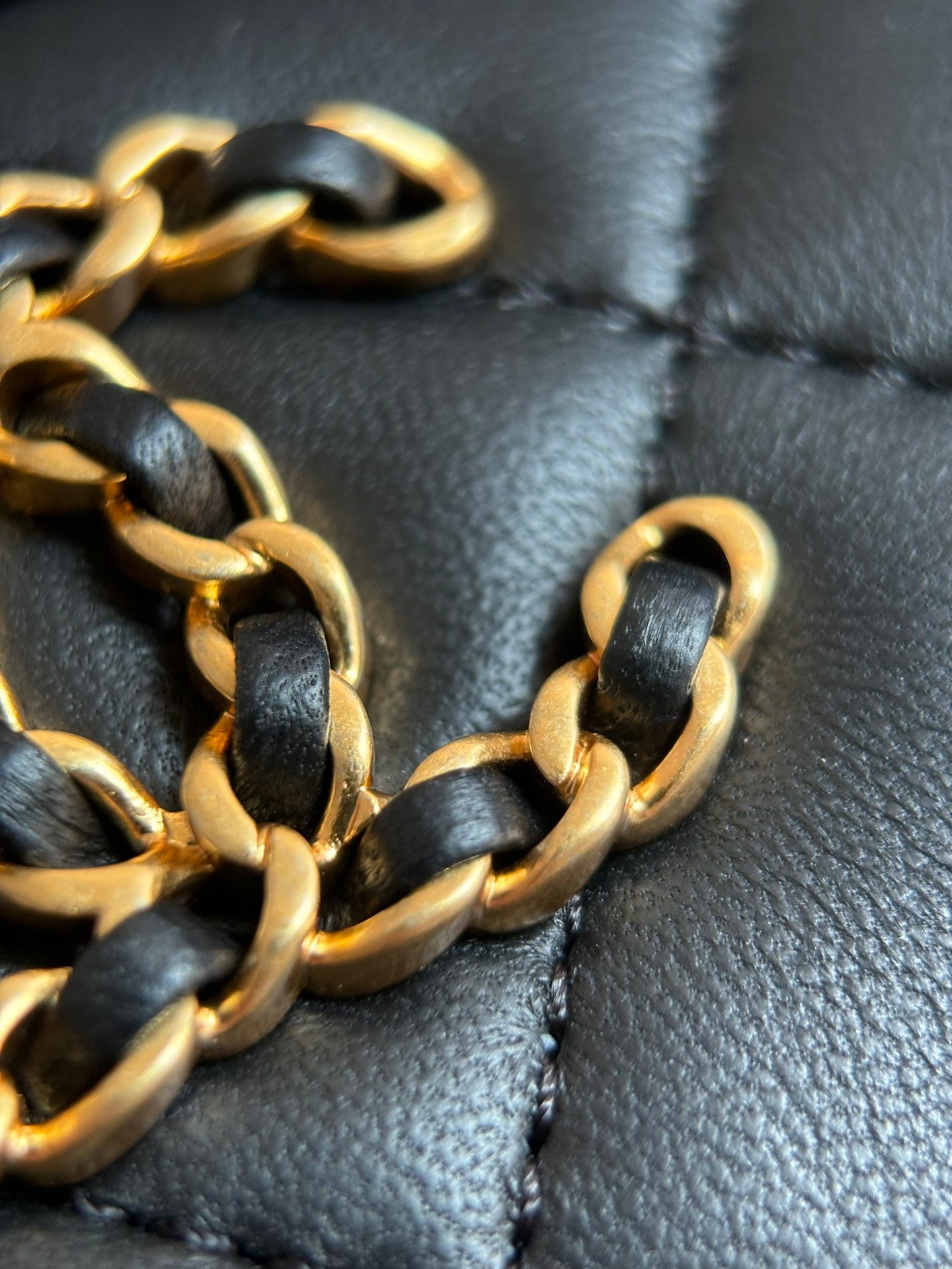 CHANEL-24C SHandheld Camera Bag golden/sliver