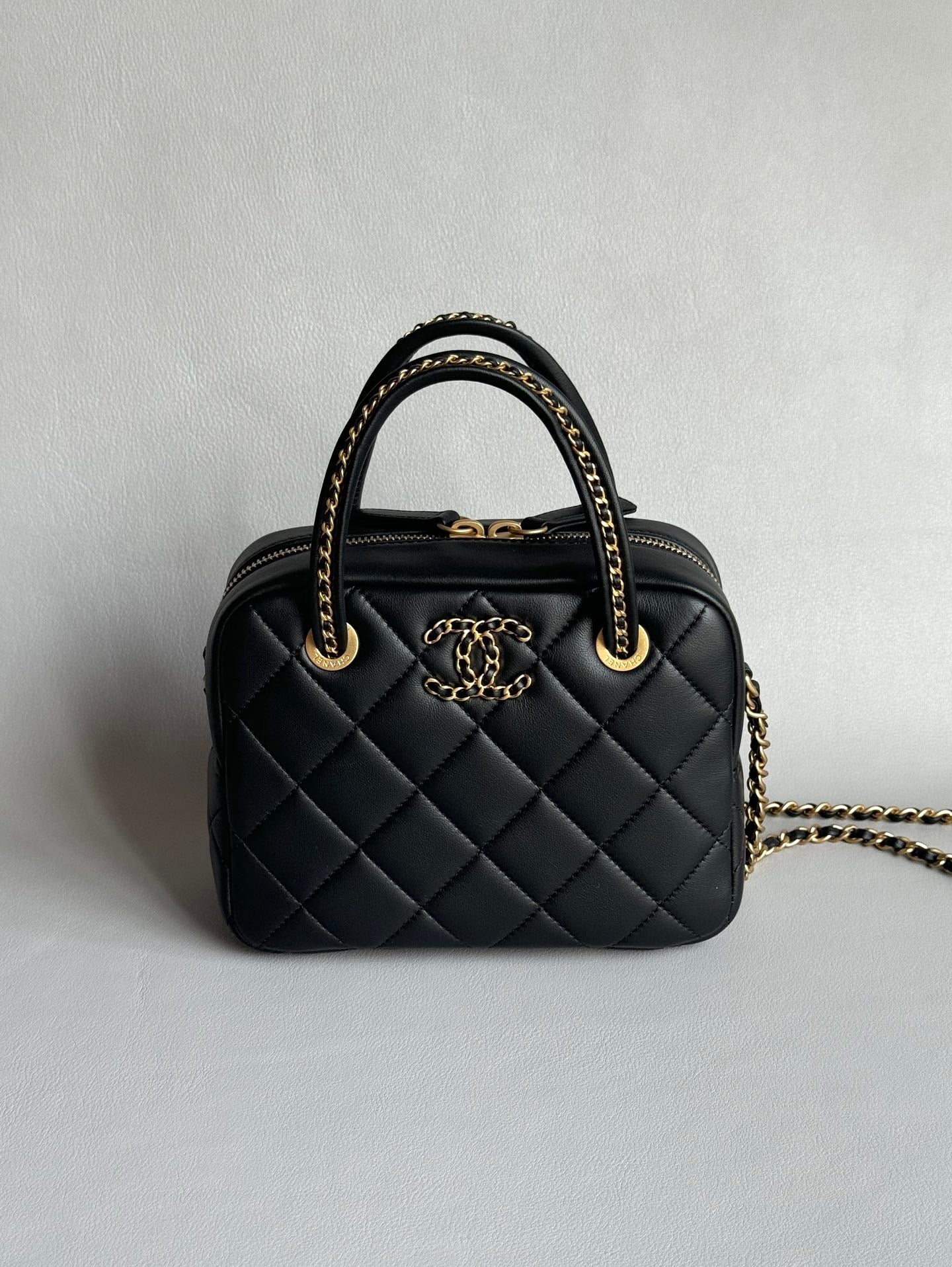 CHANEL-24C SHandheld Camera Bag golden/sliver