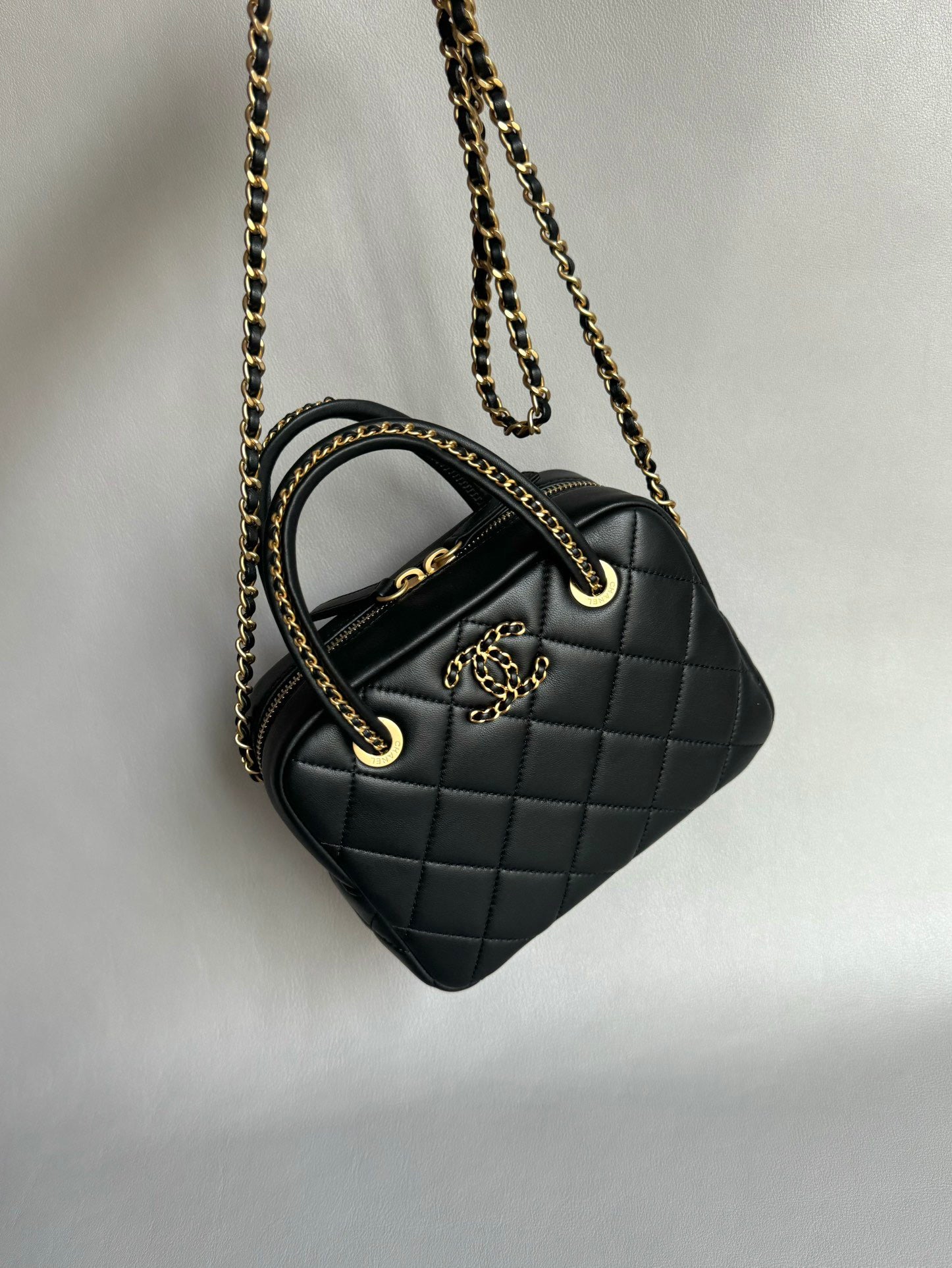 CHANEL-24C SHandheld Camera Bag golden/sliver