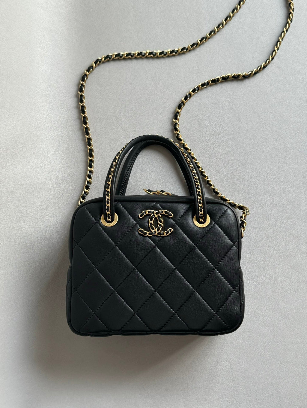 CHANEL-24C SHandheld Camera Bag golden/sliver