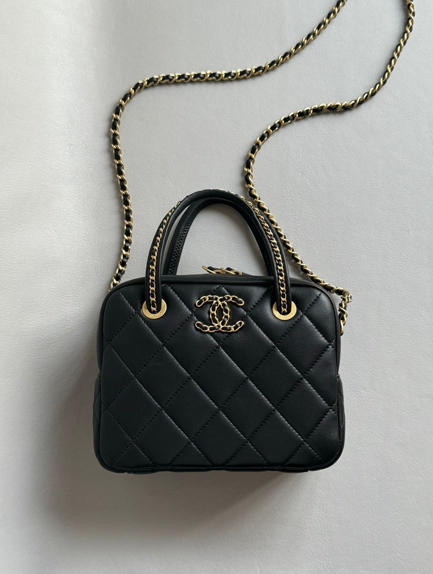 CHANEL-24C SHandheld Camera Bag golden/sliver