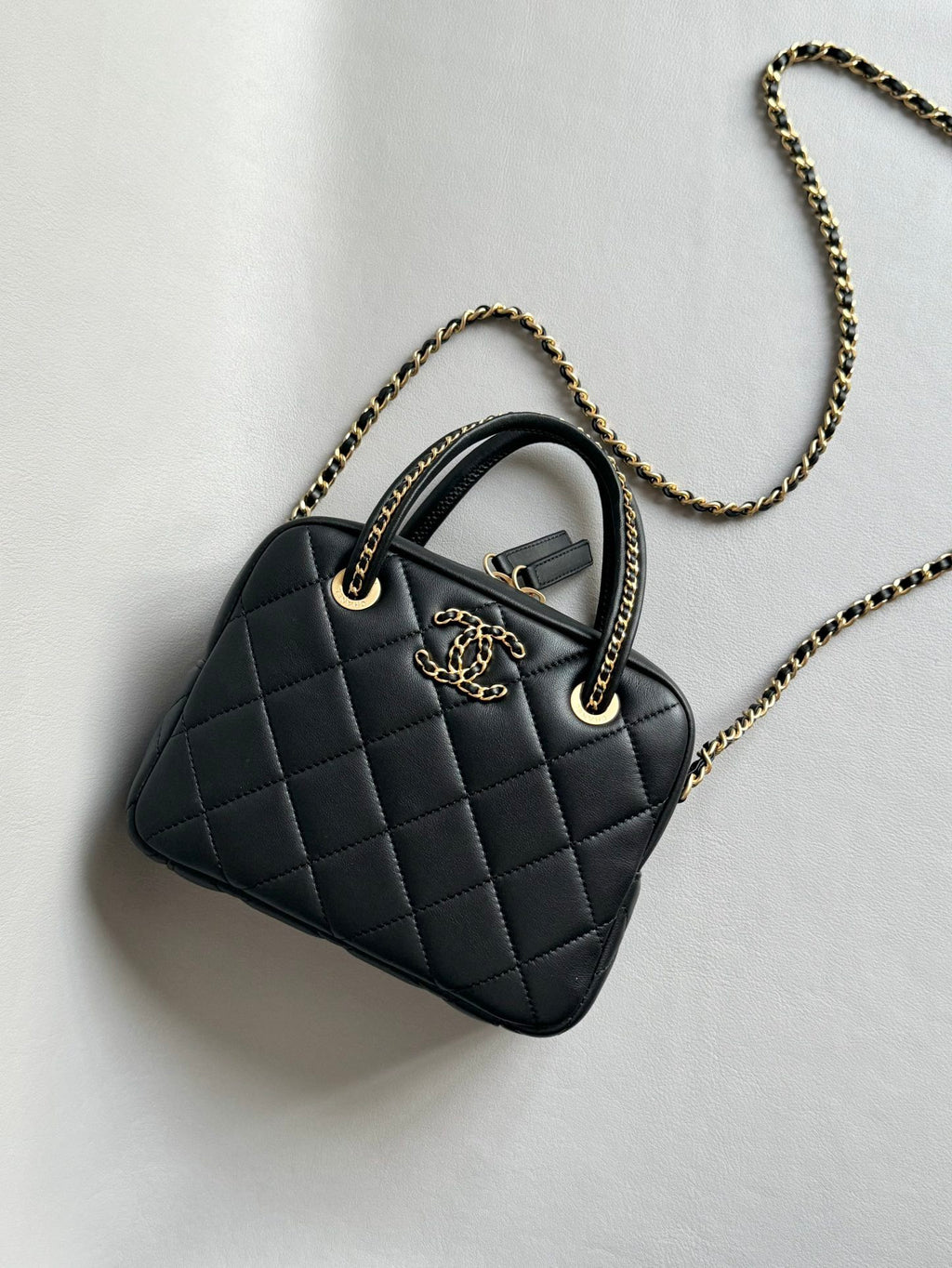 CHANEL-24C SHandheld Camera Bag golden/sliver