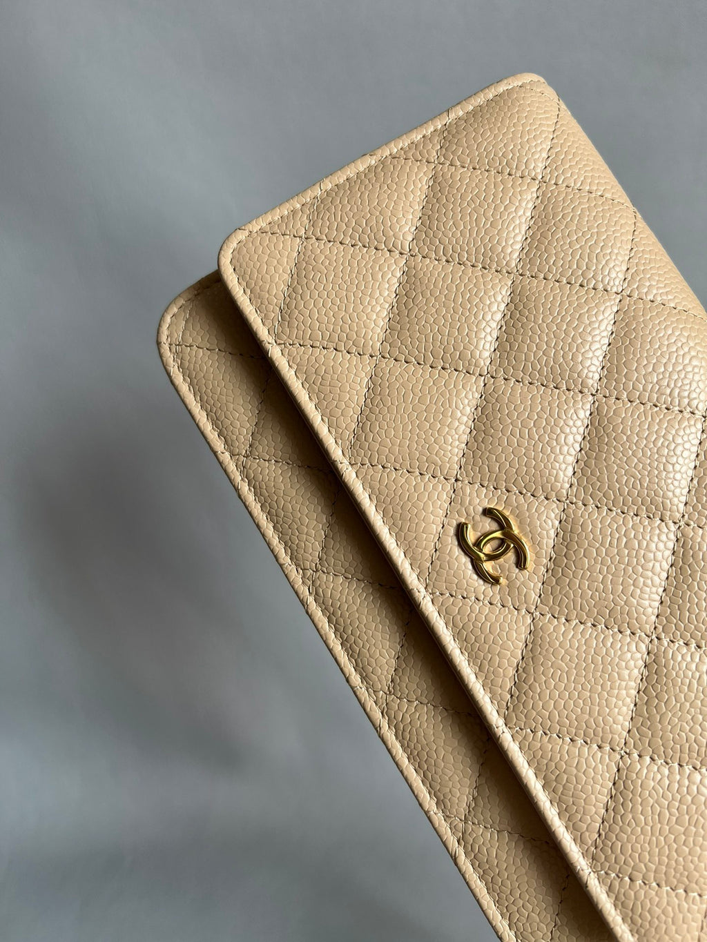 CHANEL-25A WOC bag golden/sliver