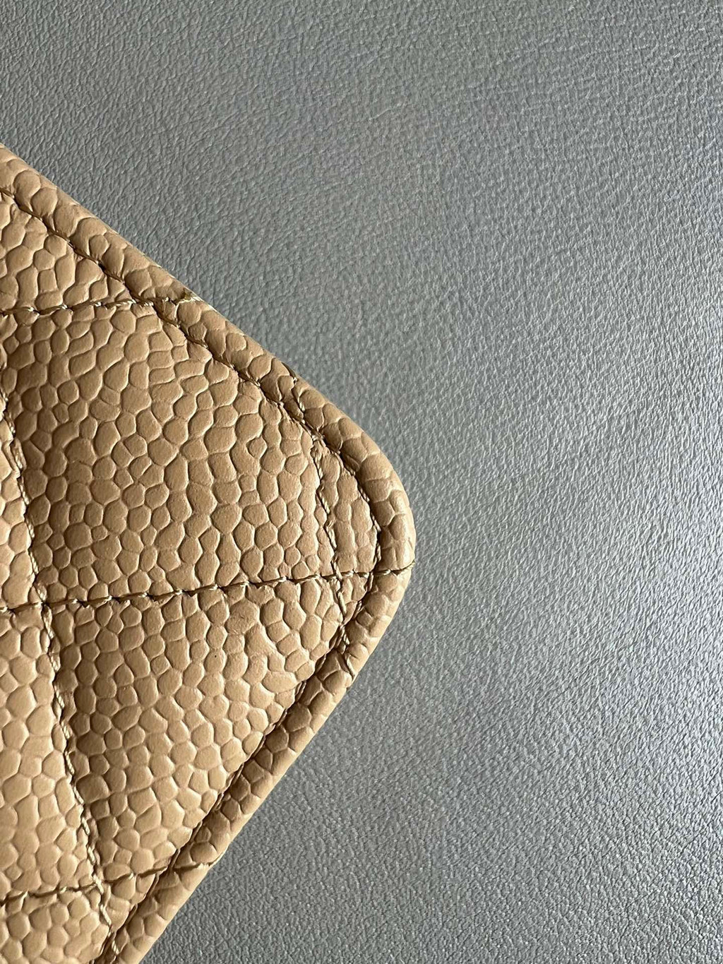 CHANEL-25A WOC bag golden/sliver