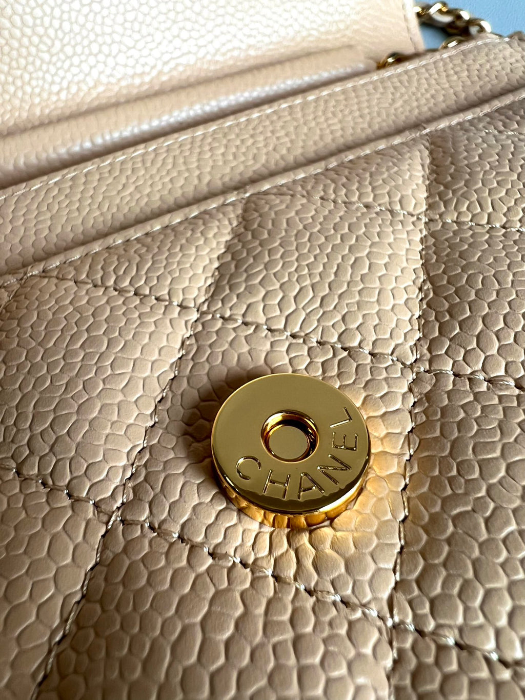 CHANEL-25A WOC bag golden/sliver