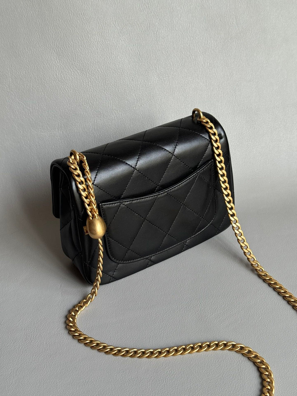 CHANEL-24C Sweet Heart Crush  lap Bag golden/sliver