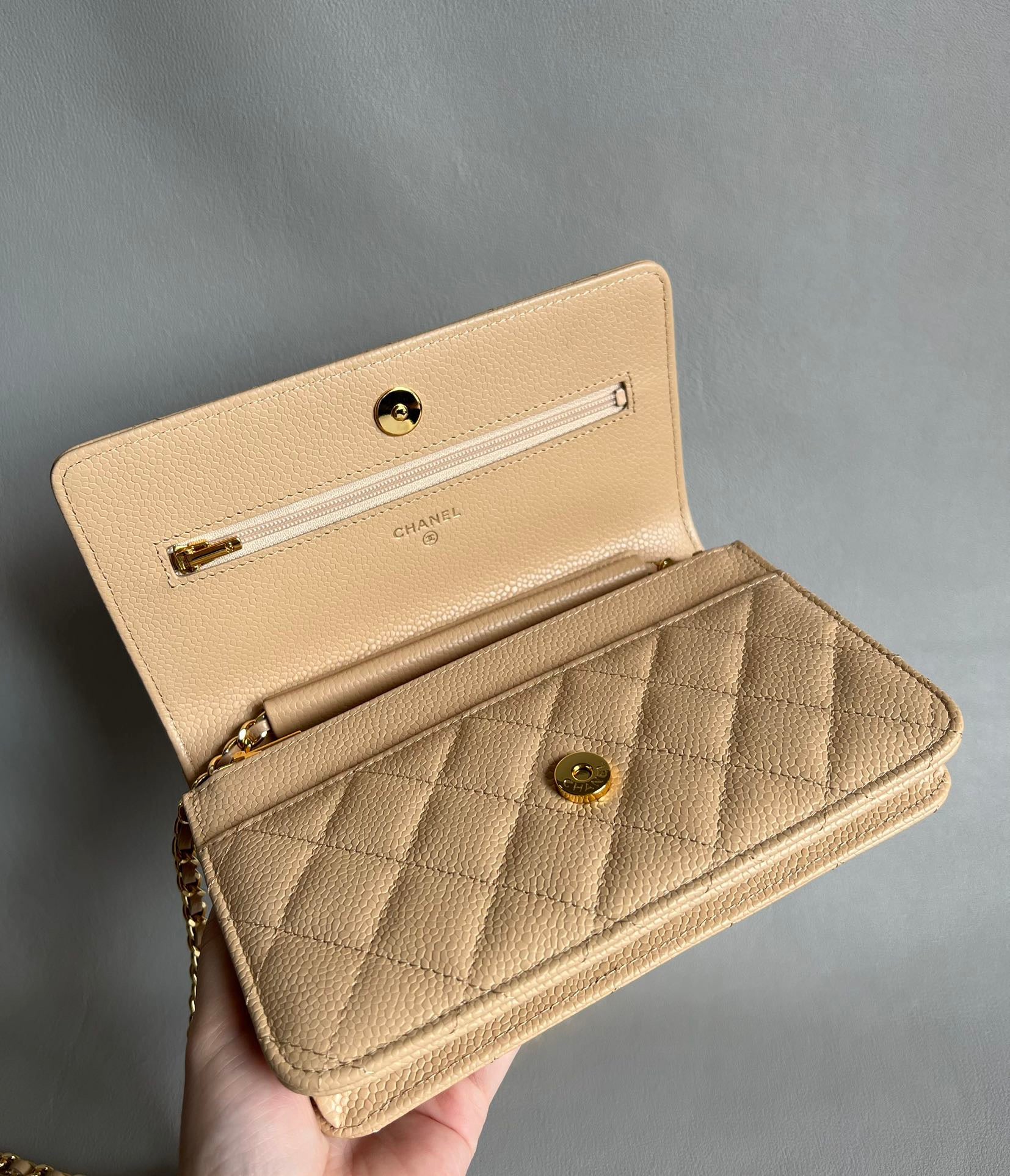 CHANEL-25A WOC bag golden/sliver