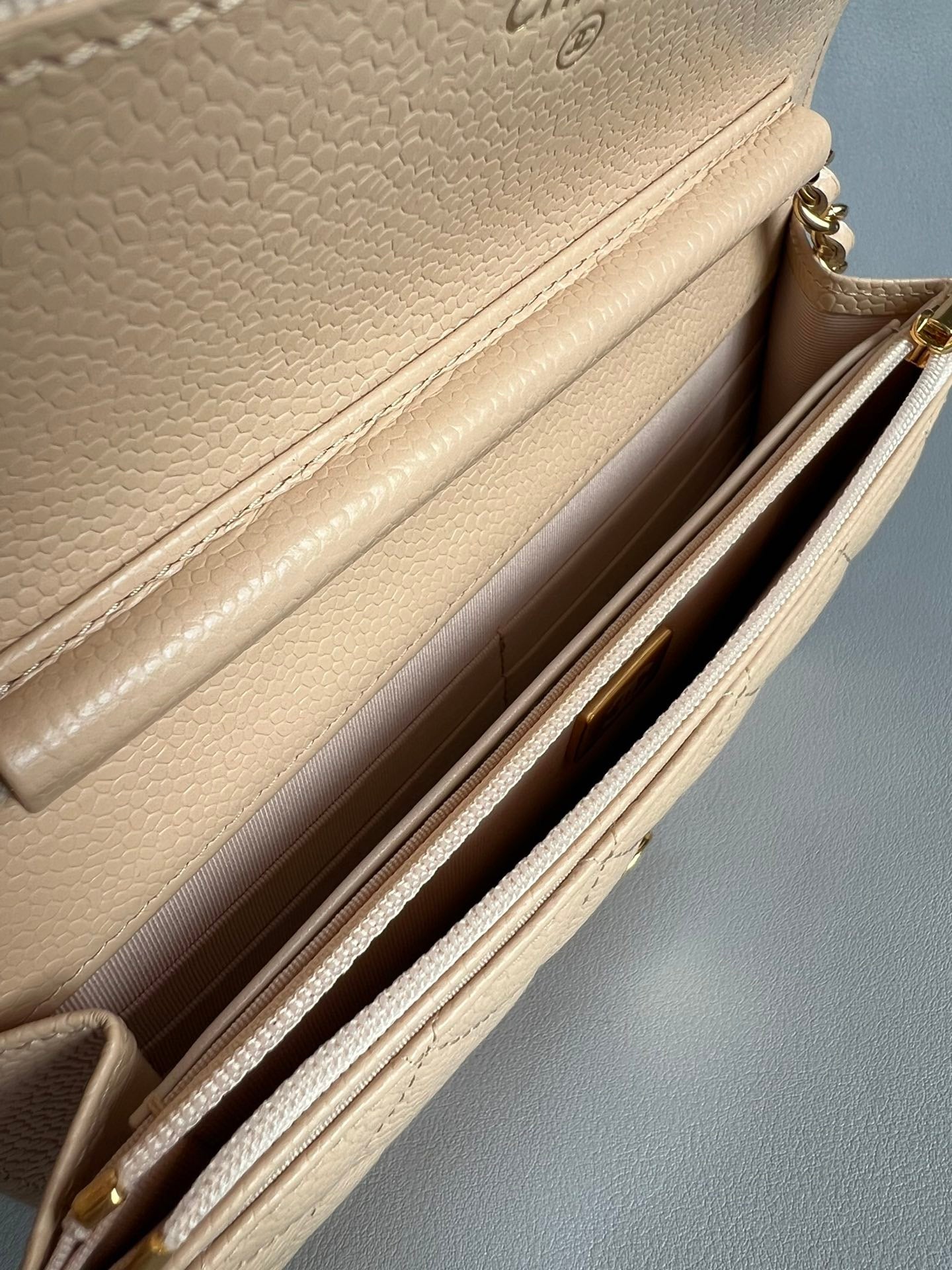 CHANEL-25A WOC bag golden/sliver