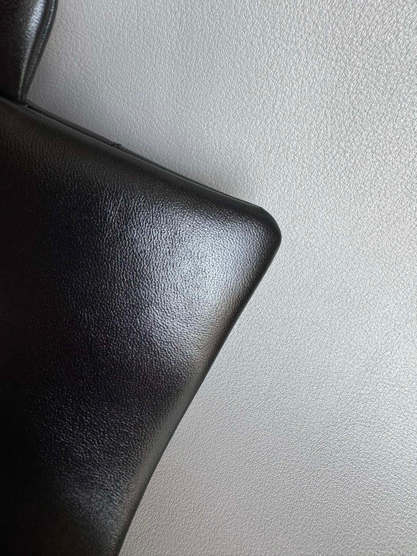 CHANEL-24C Sweet Heart Crush  lap Bag golden/sliver