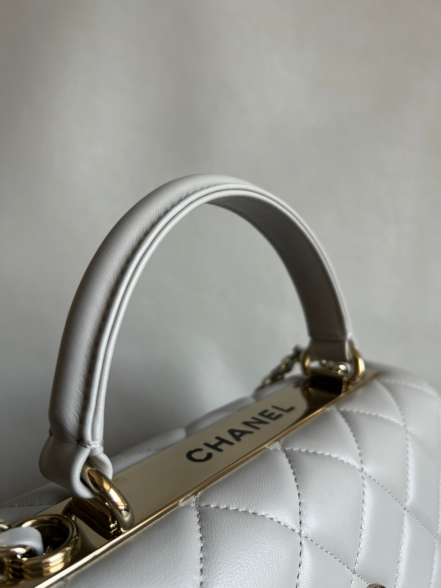 CHANEL-24C Trendy Coco golden/sliver