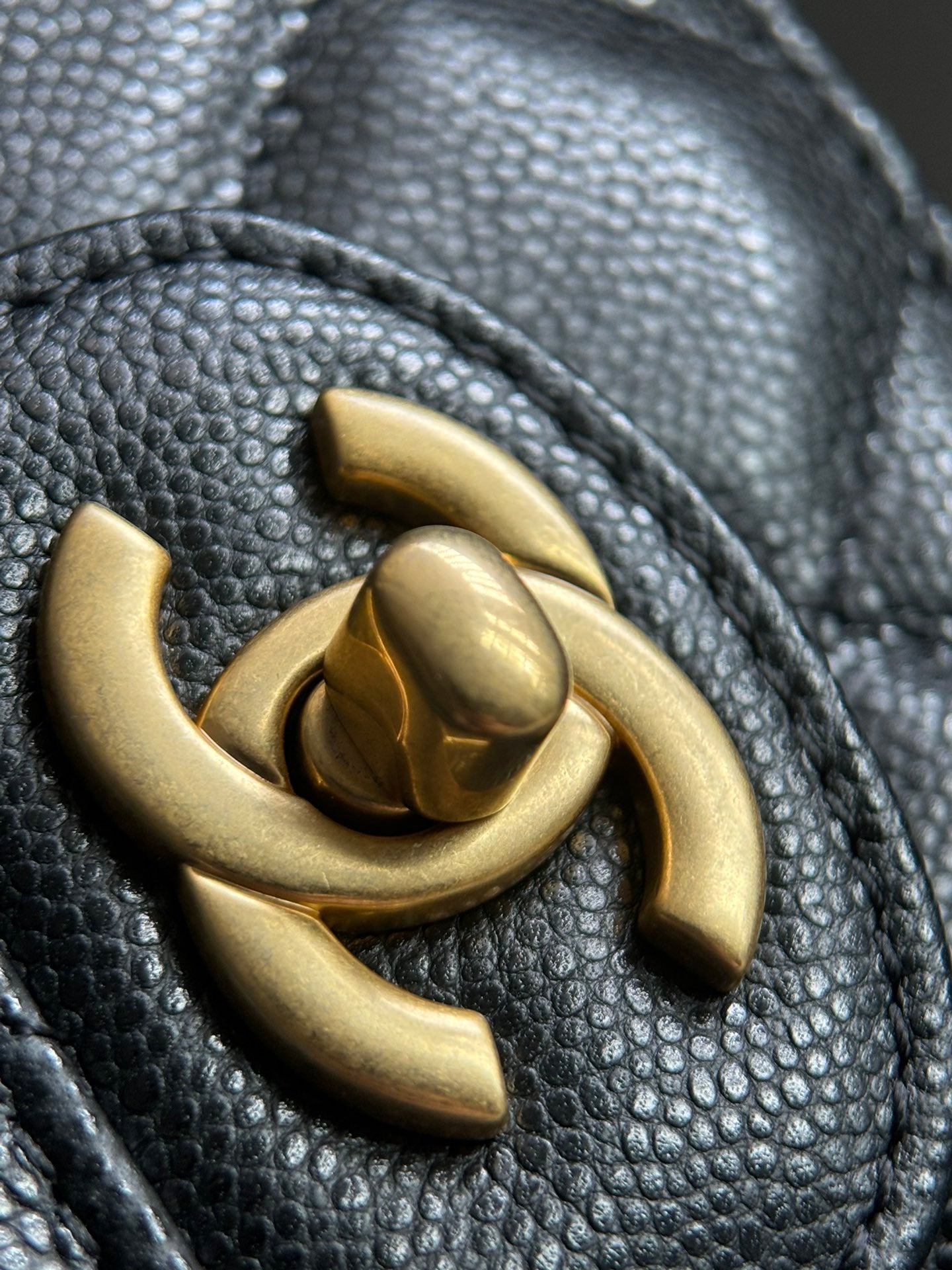 CHANEL-24K Handheld Flap bag golden/sliver