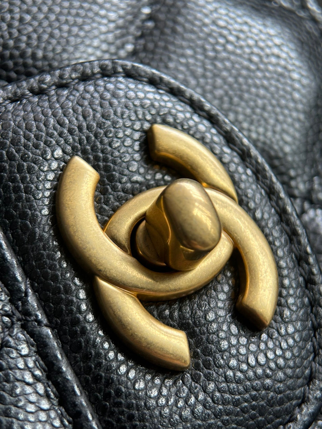 CHANEL-24K Handheld Flap bag golden/sliver