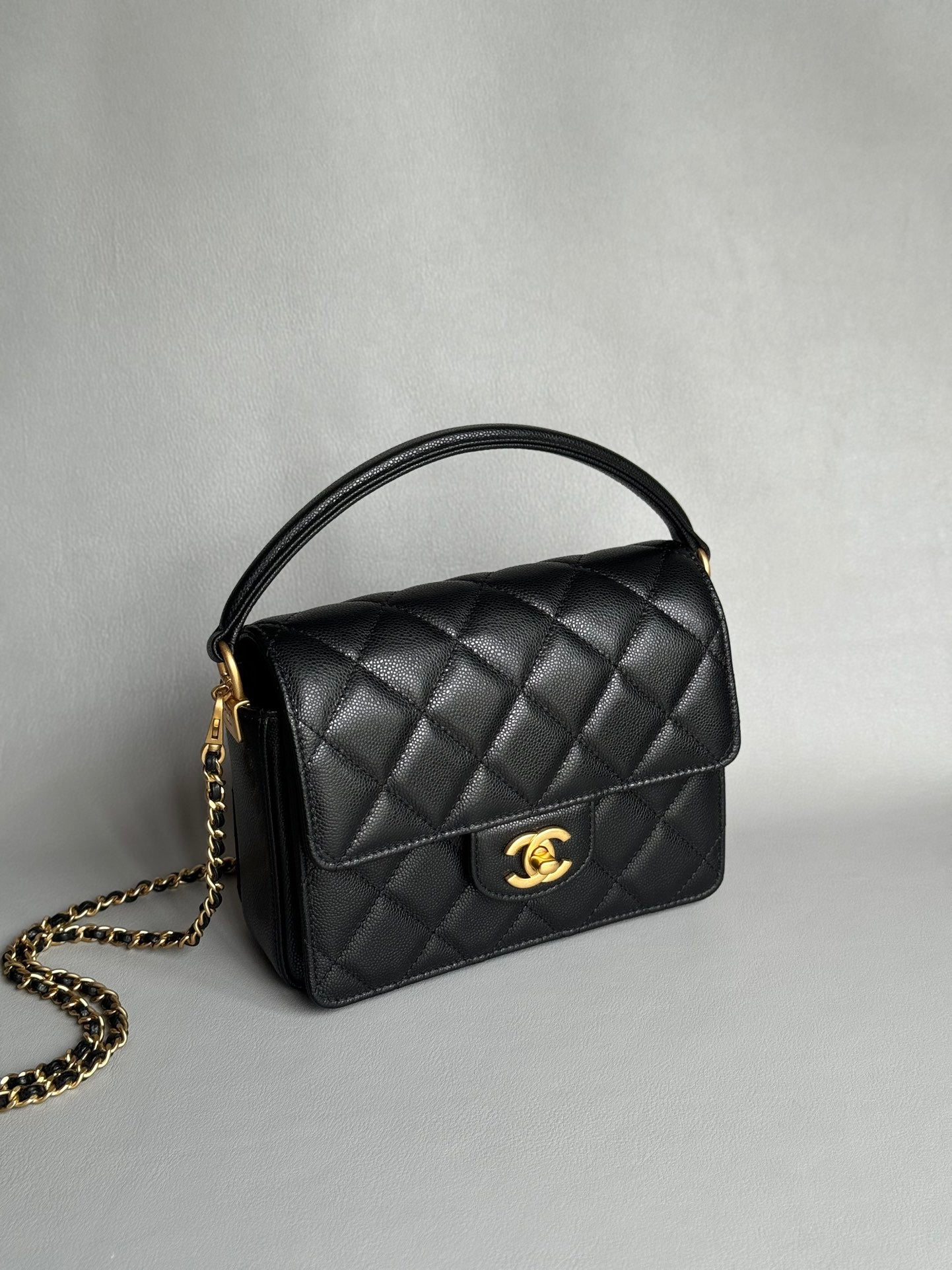 CHANEL-24K Handheld Flap bag golden/sliver