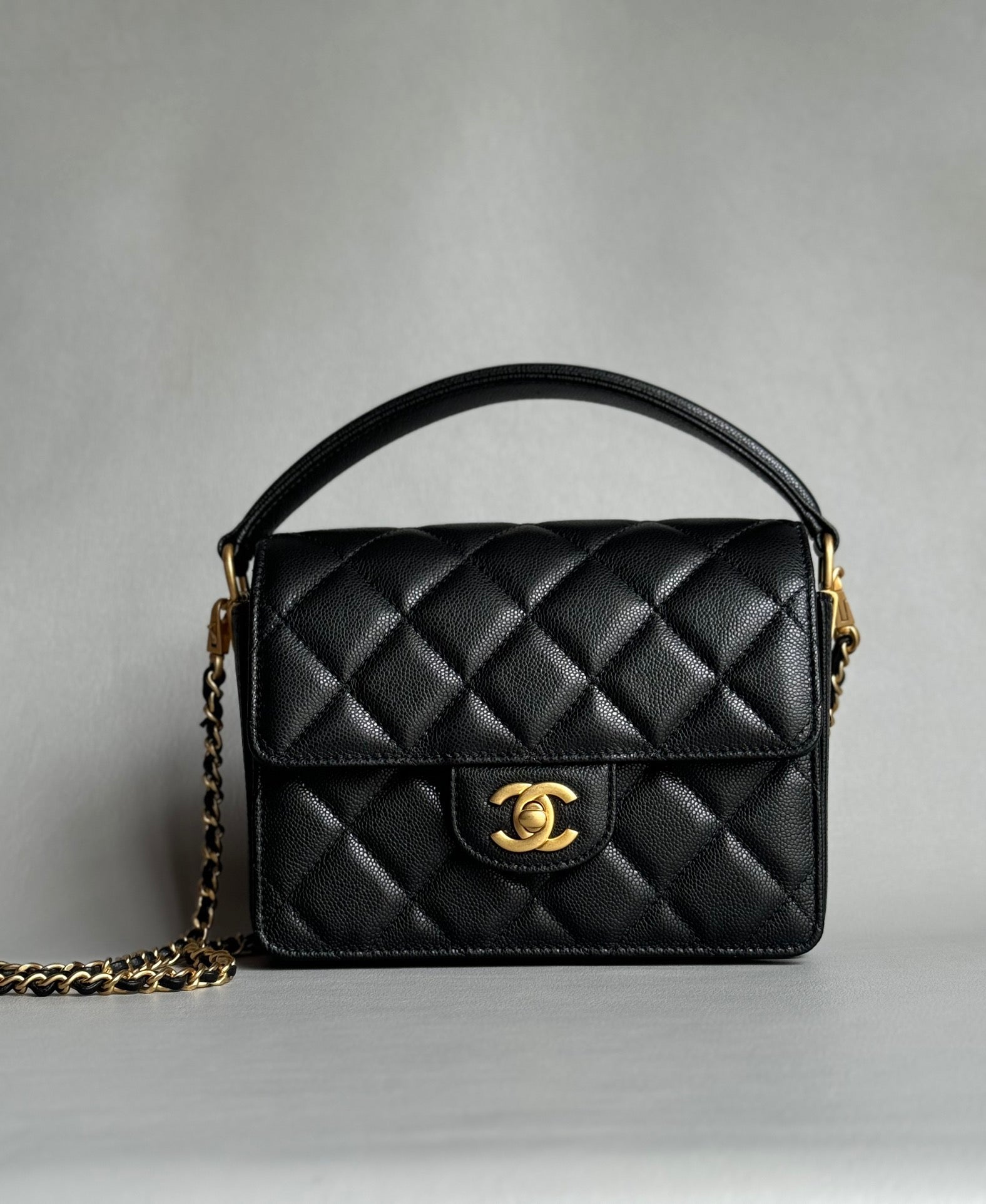 CHANEL-24K Handheld Flap bag golden/sliver