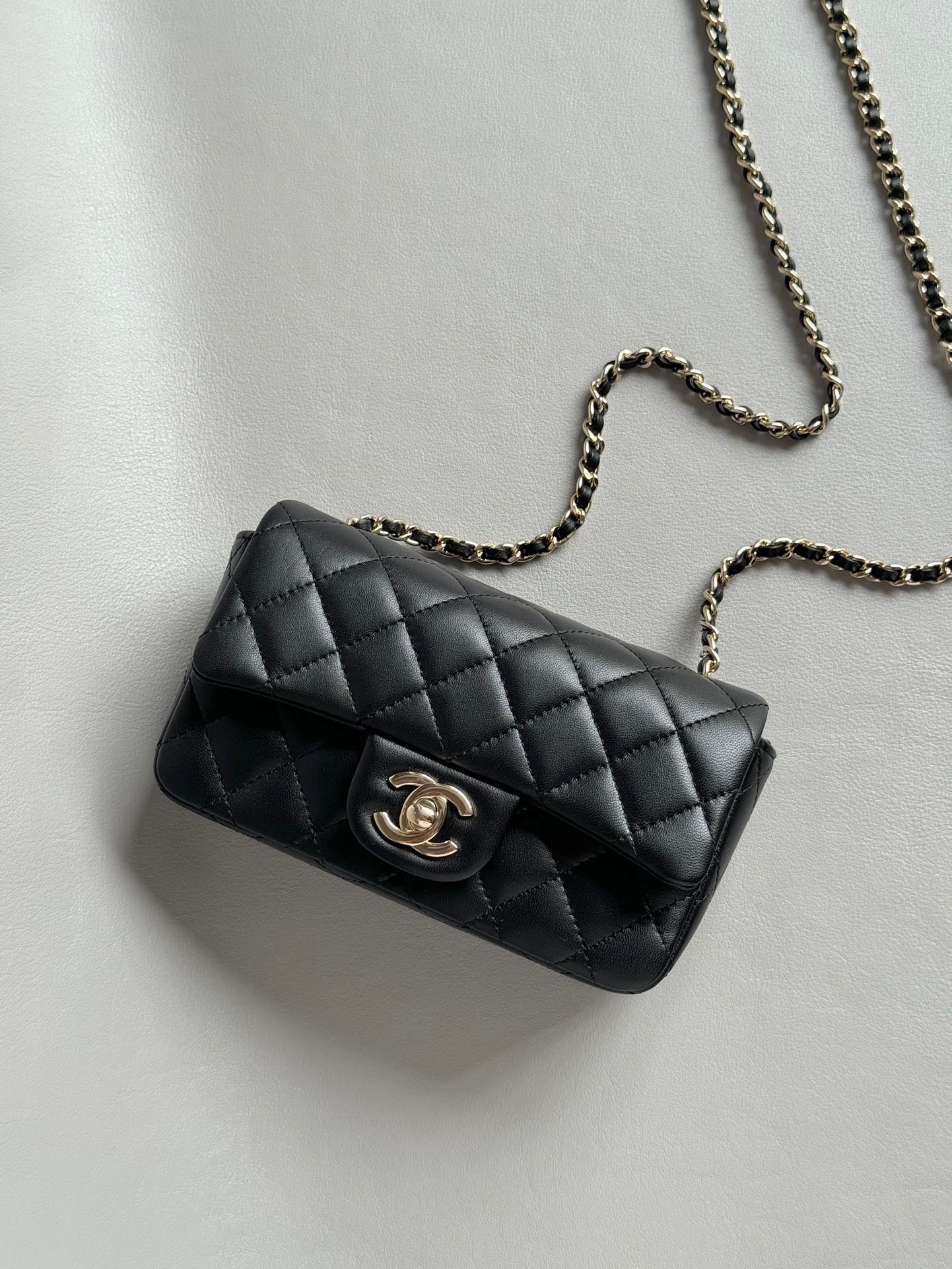 CHANEL-24K Classic Flap bag golden/sliver