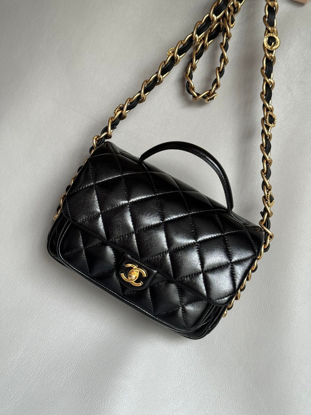 CHANEL-24a Flap bag golden/sliver