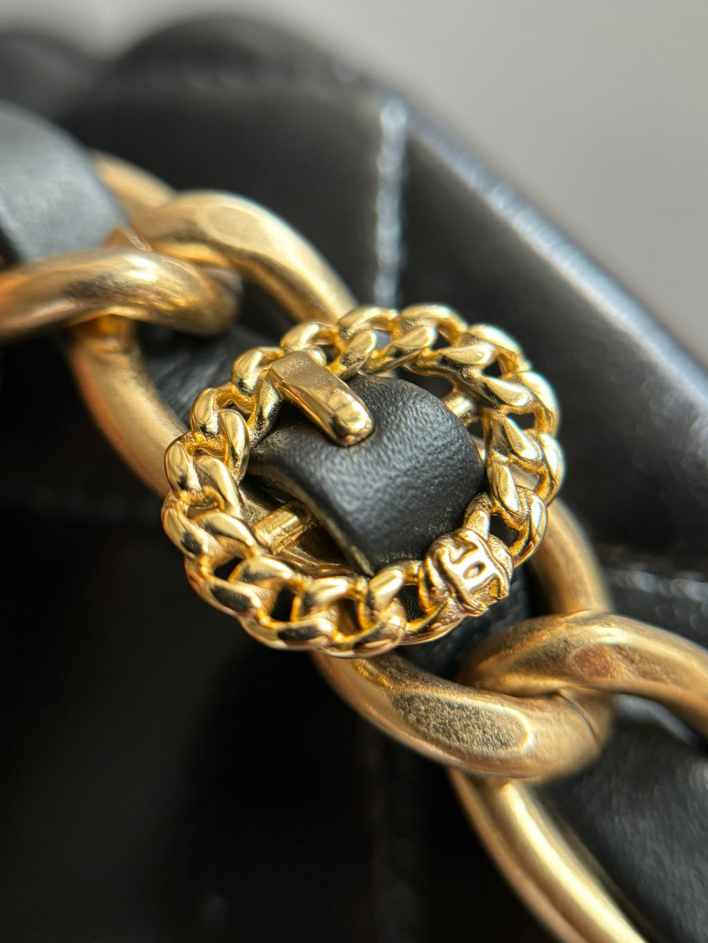 CHANEL-24a Flap bag golden/sliver