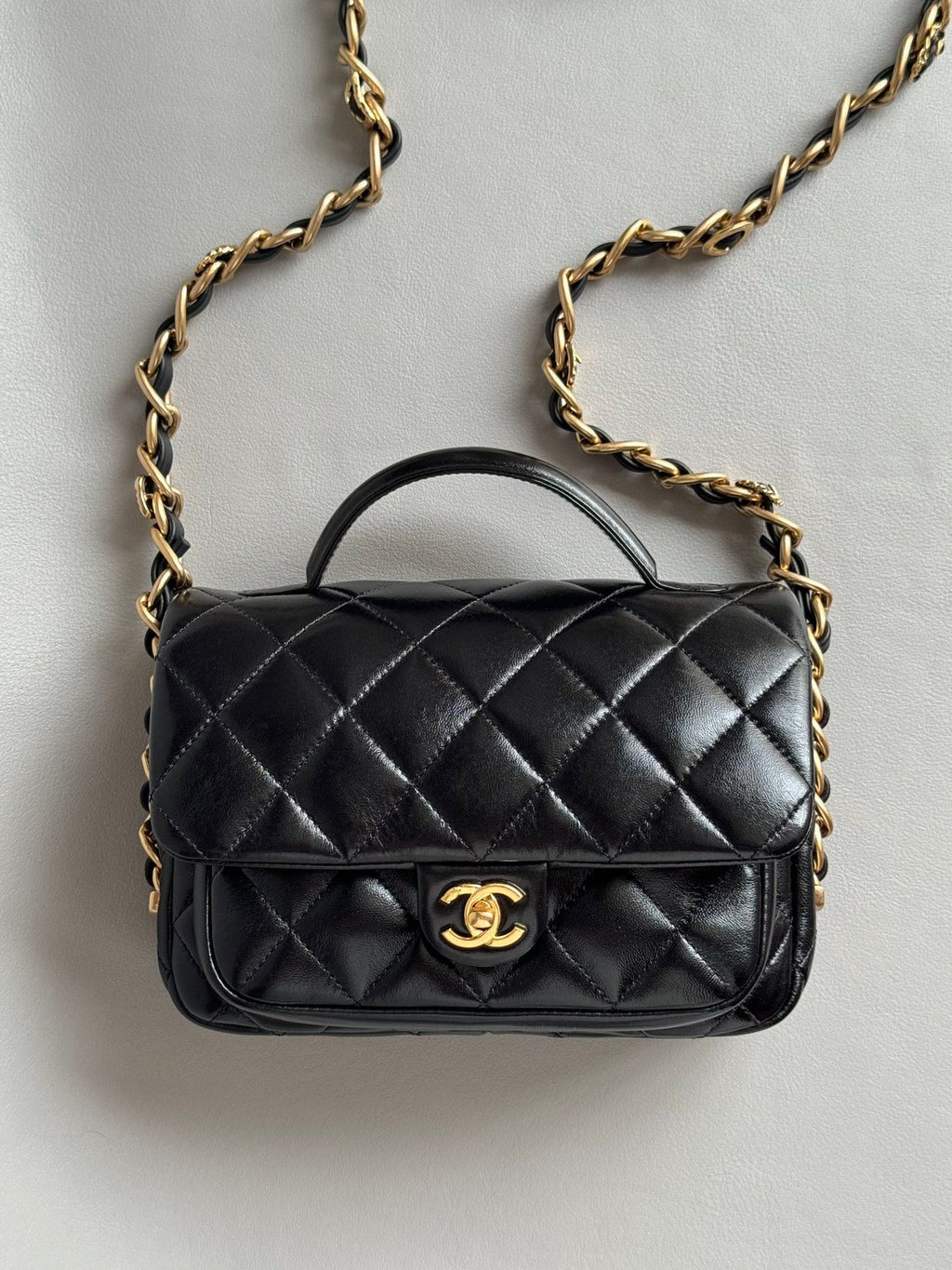 CHANEL-24a Flap bag golden/sliver