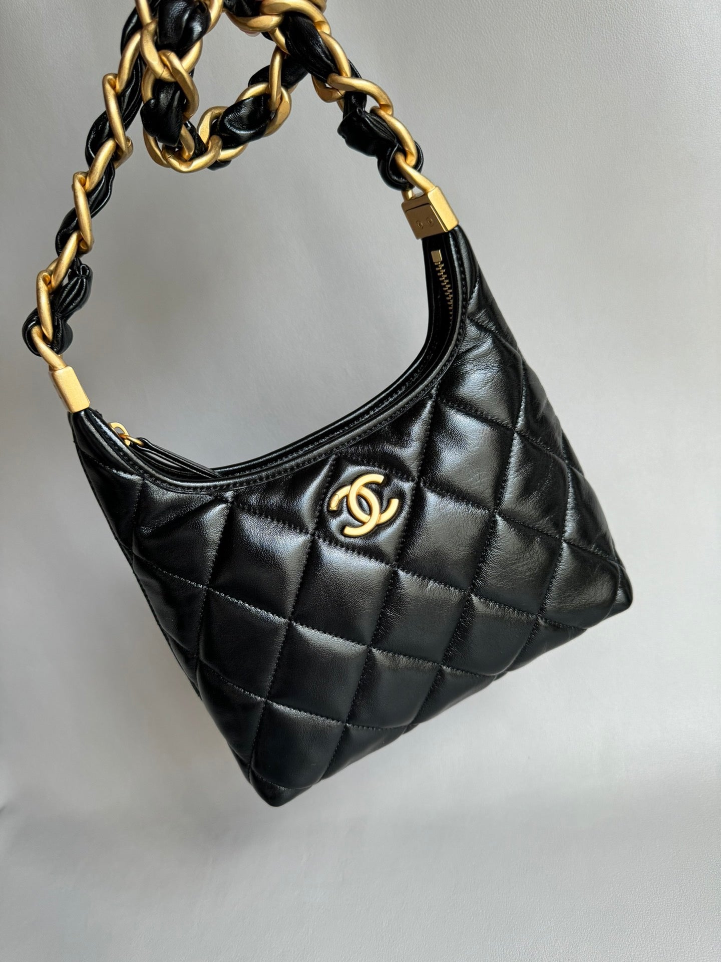 CHANEL-24A HoBo golden/sliver