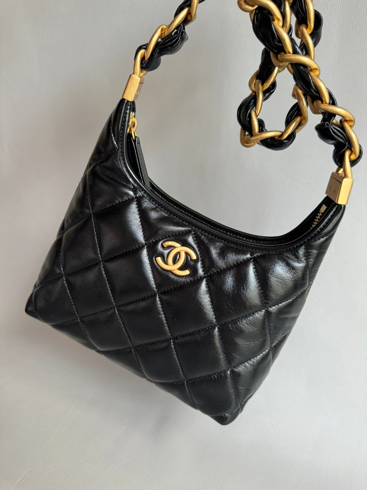 CHANEL-24A HoBo golden/sliver