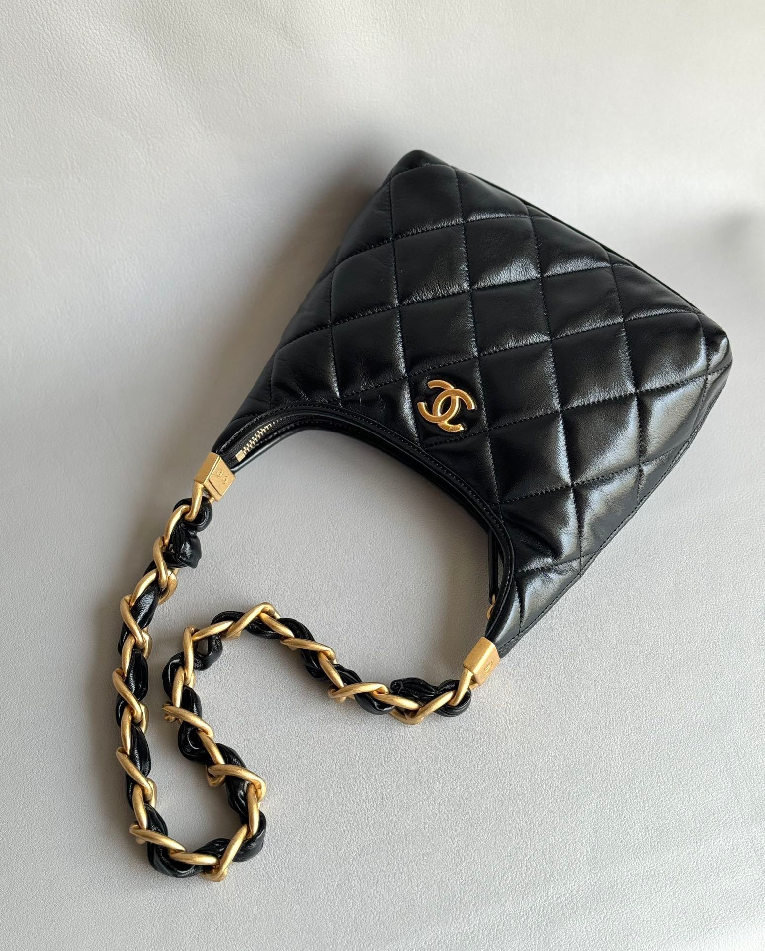 CHANEL-24A HoBo golden/sliver