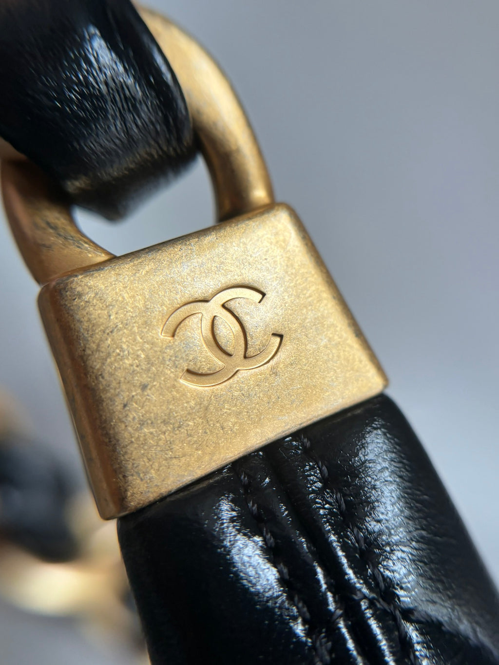 CHANEL-24A HoBo golden/sliver